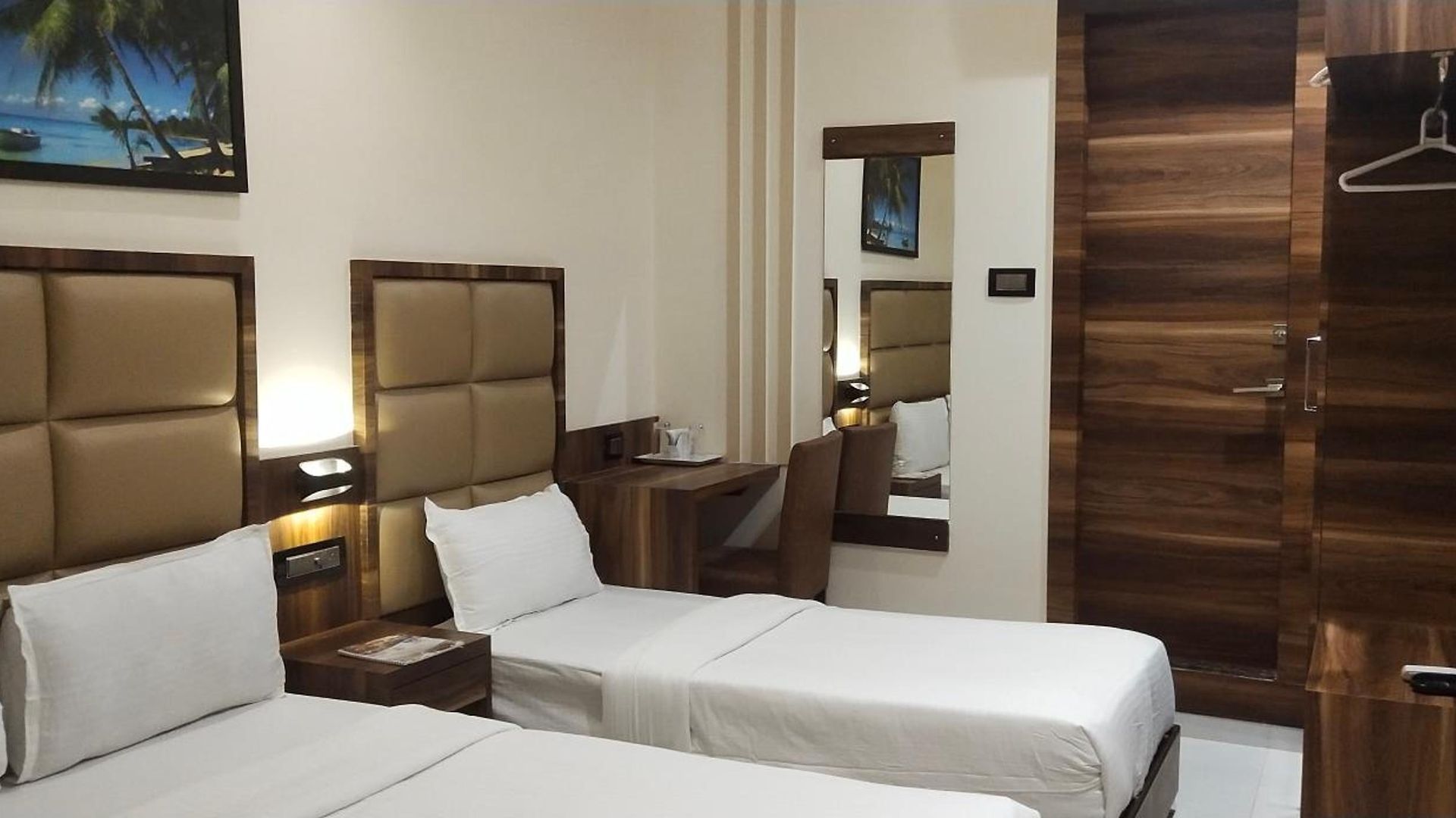 Hotel Meriton Buisness International Airport T-2 2*
