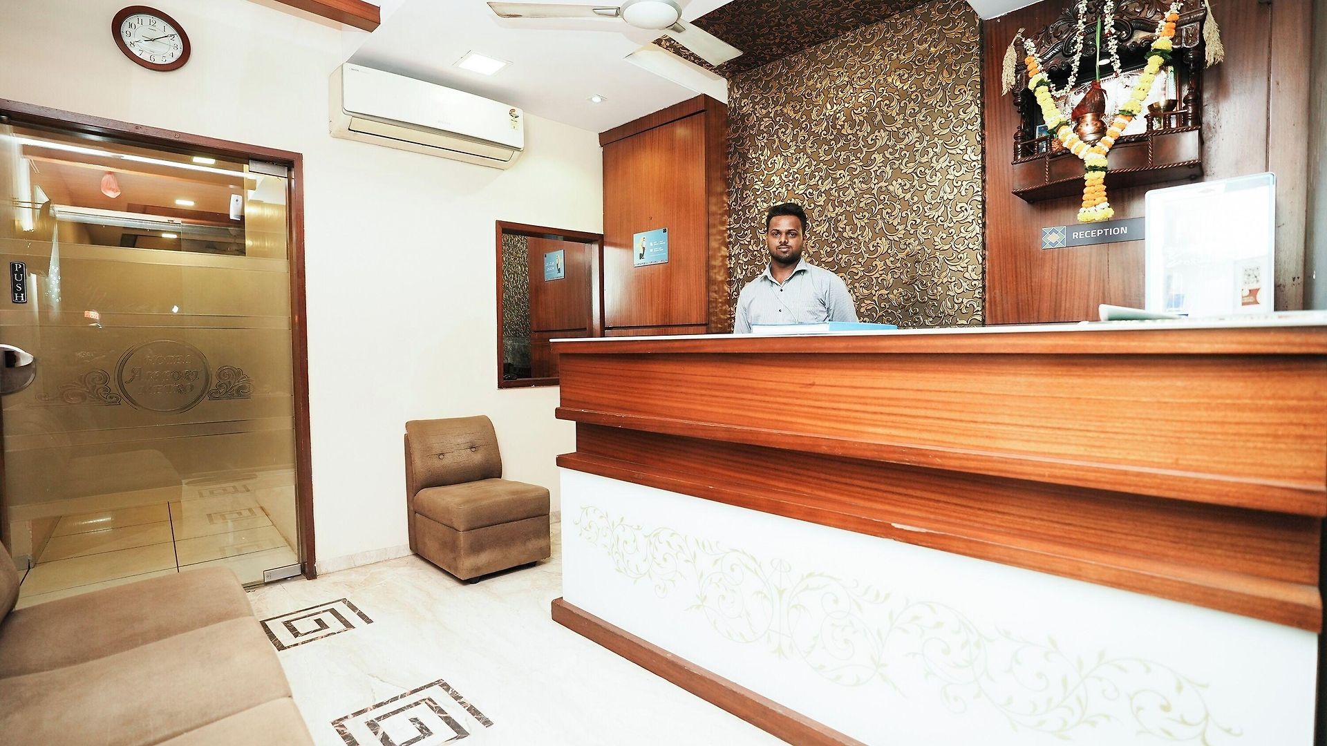 Hotel Collection O Airport Metro Andheri East 3*