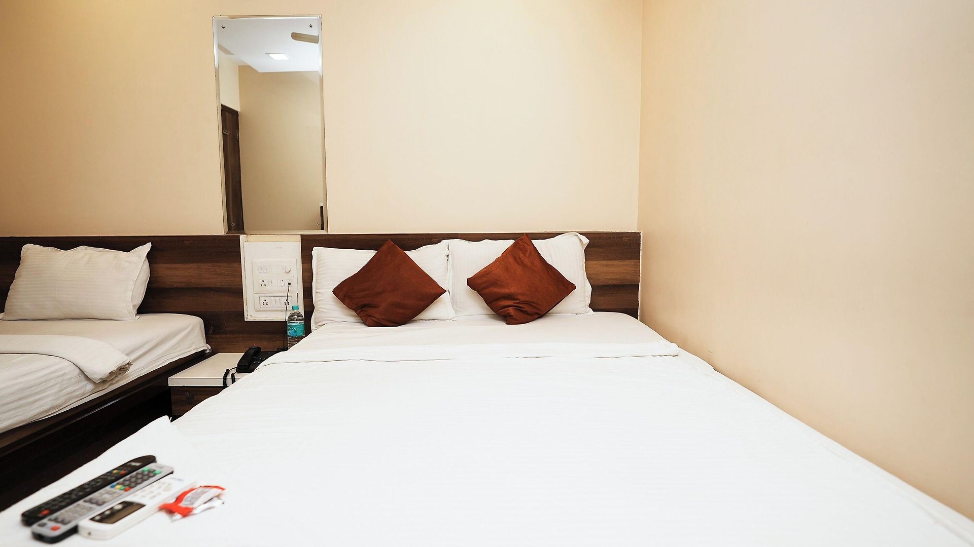 Hotel Collection O Airport Metro Andheri East 3*
