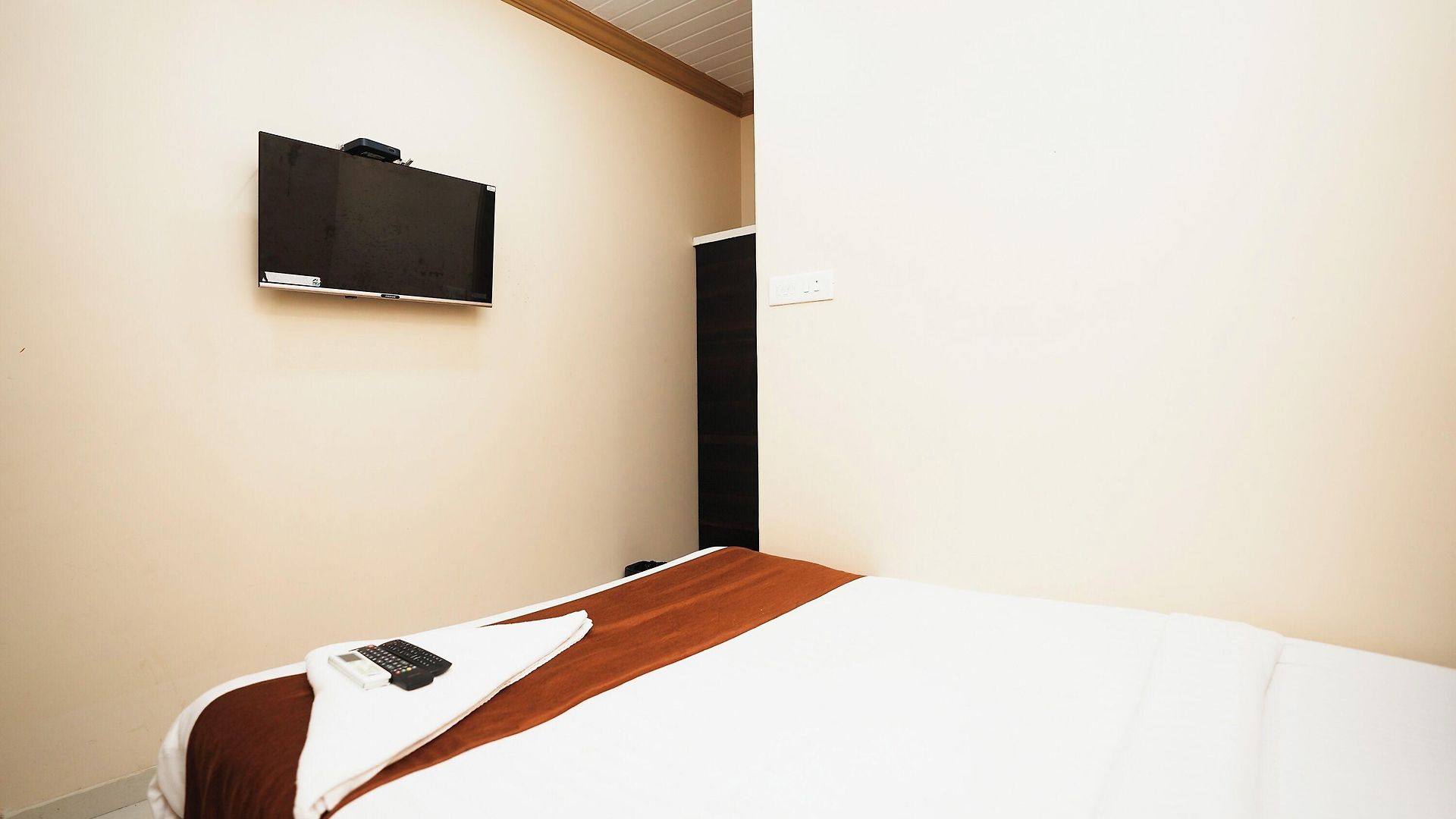 Hotel Collection O Airport Metro Andheri East 3*
