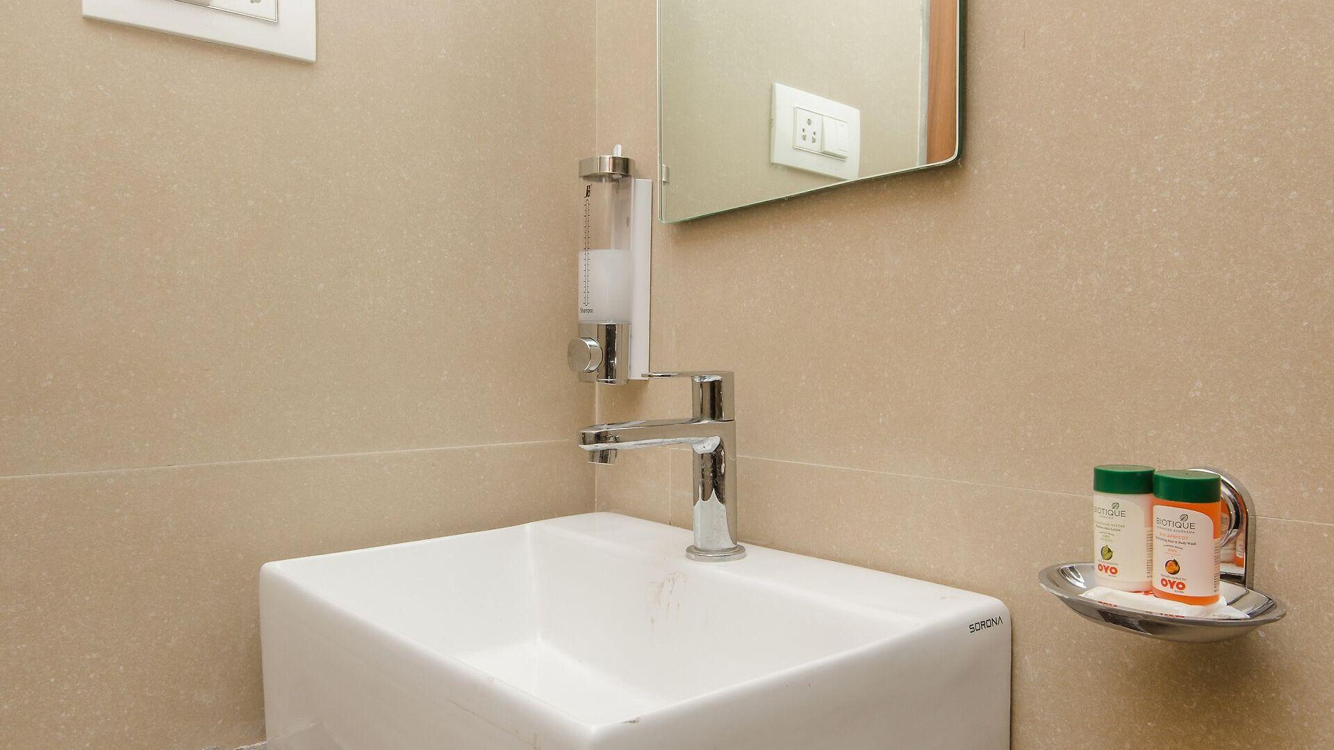 Fabhotel Axis International - Nr International Airport 3*