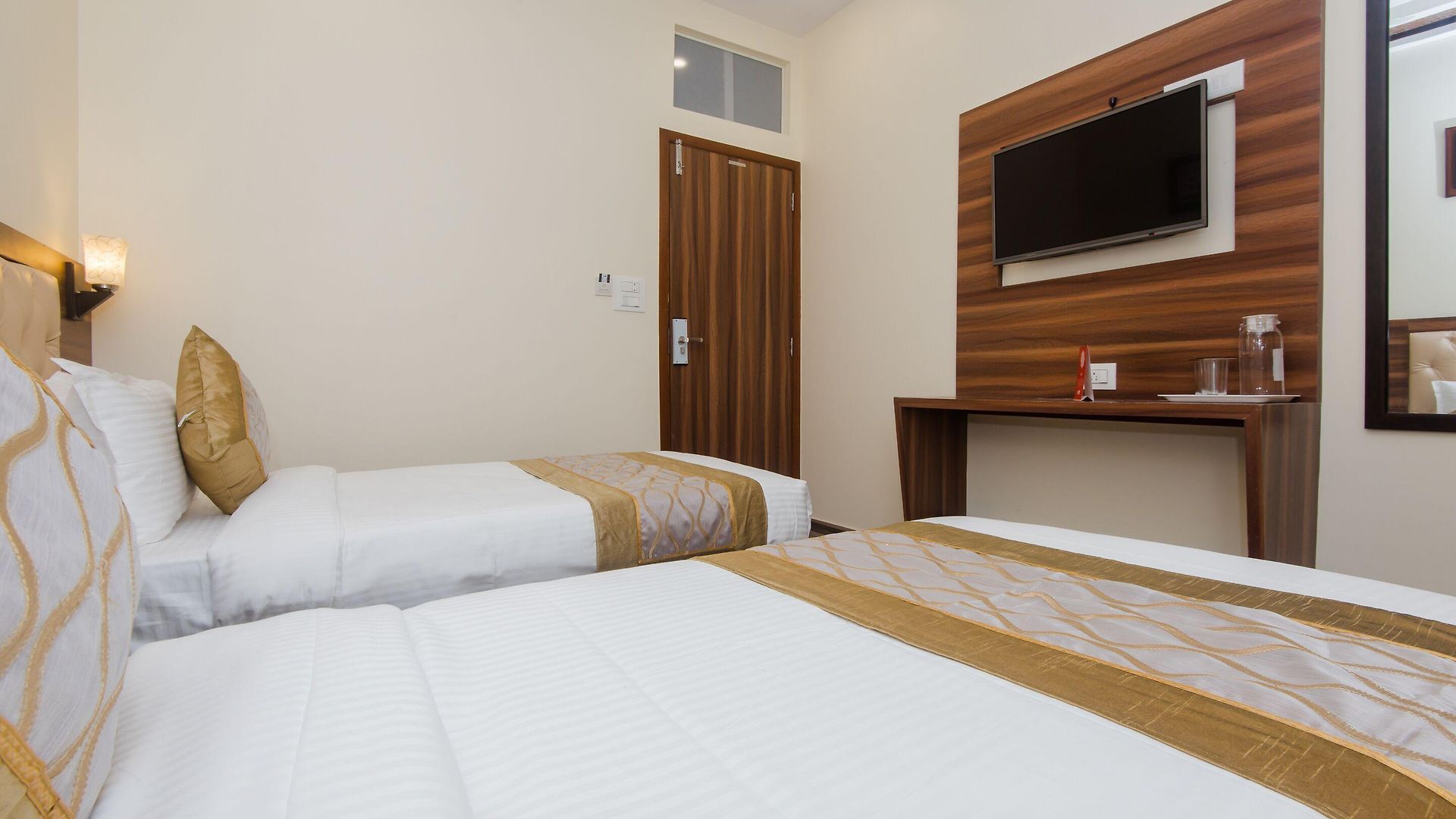 Fabhotel Axis International - Nr International Airport Hotel 3*