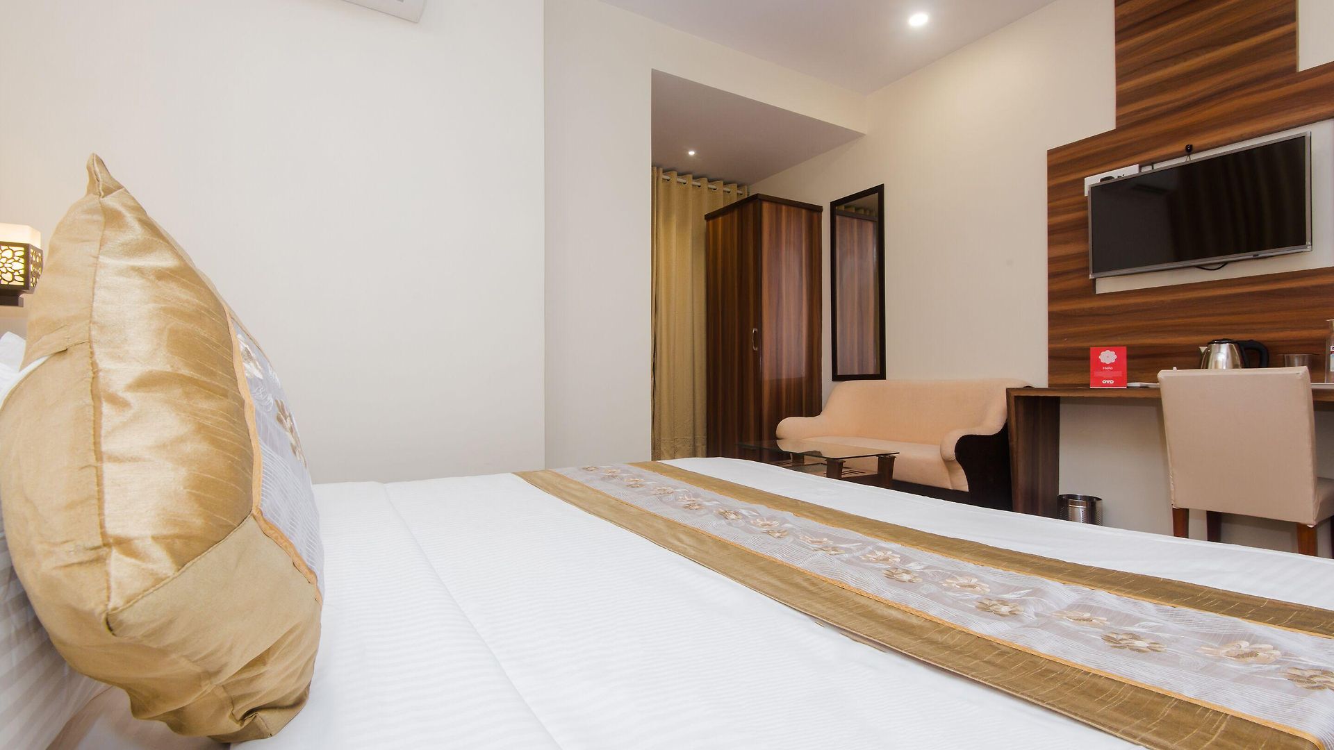 Fabhotel Axis International - Nr International Airport Hotel 3*