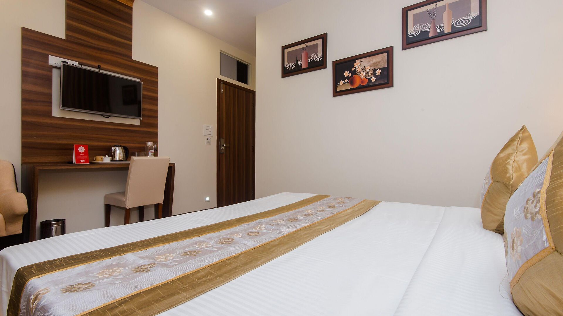 Hotel Fabhotel Axis International - Nr International Airport