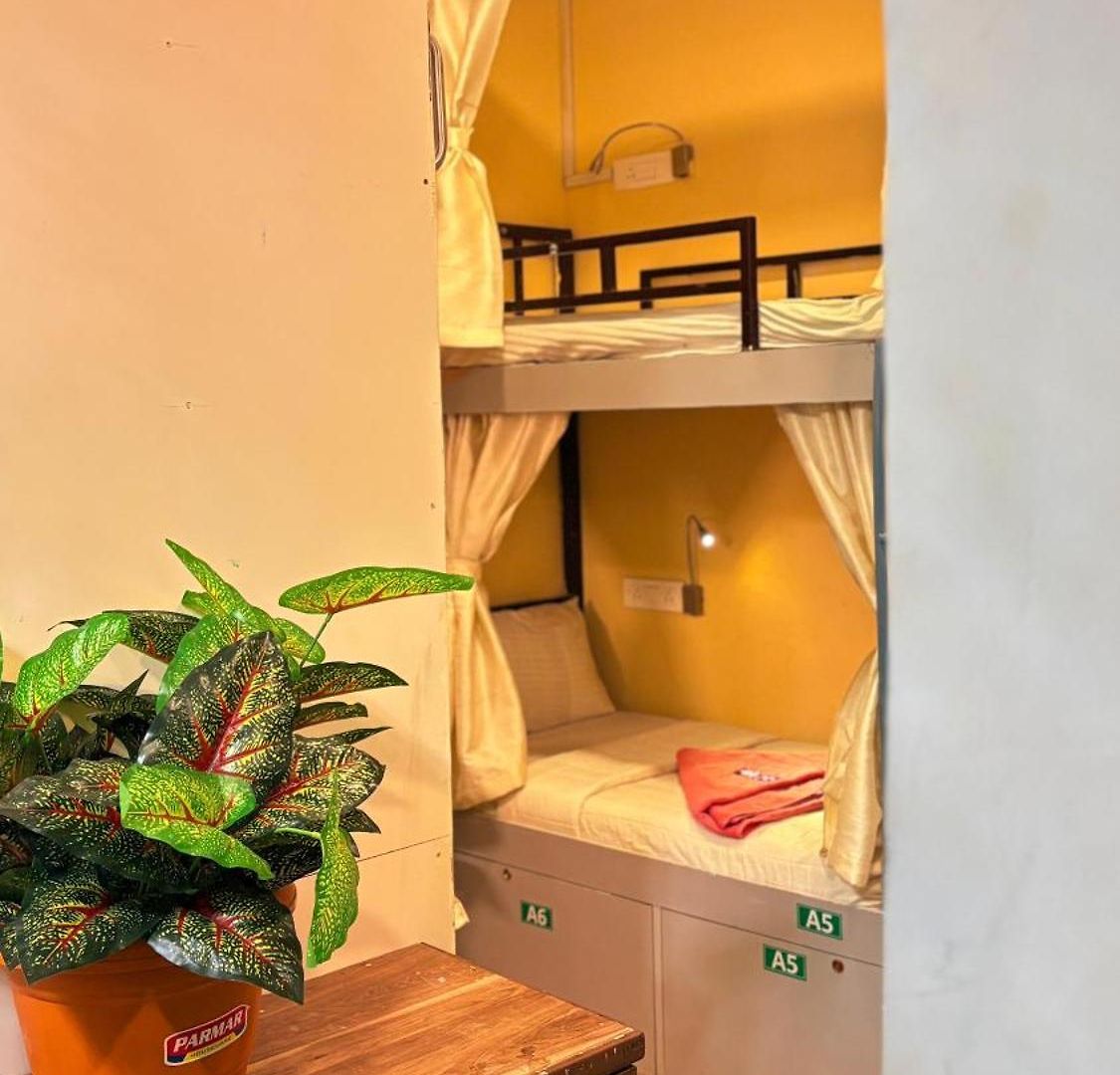 Welcome & Pg Male And Female Hostel