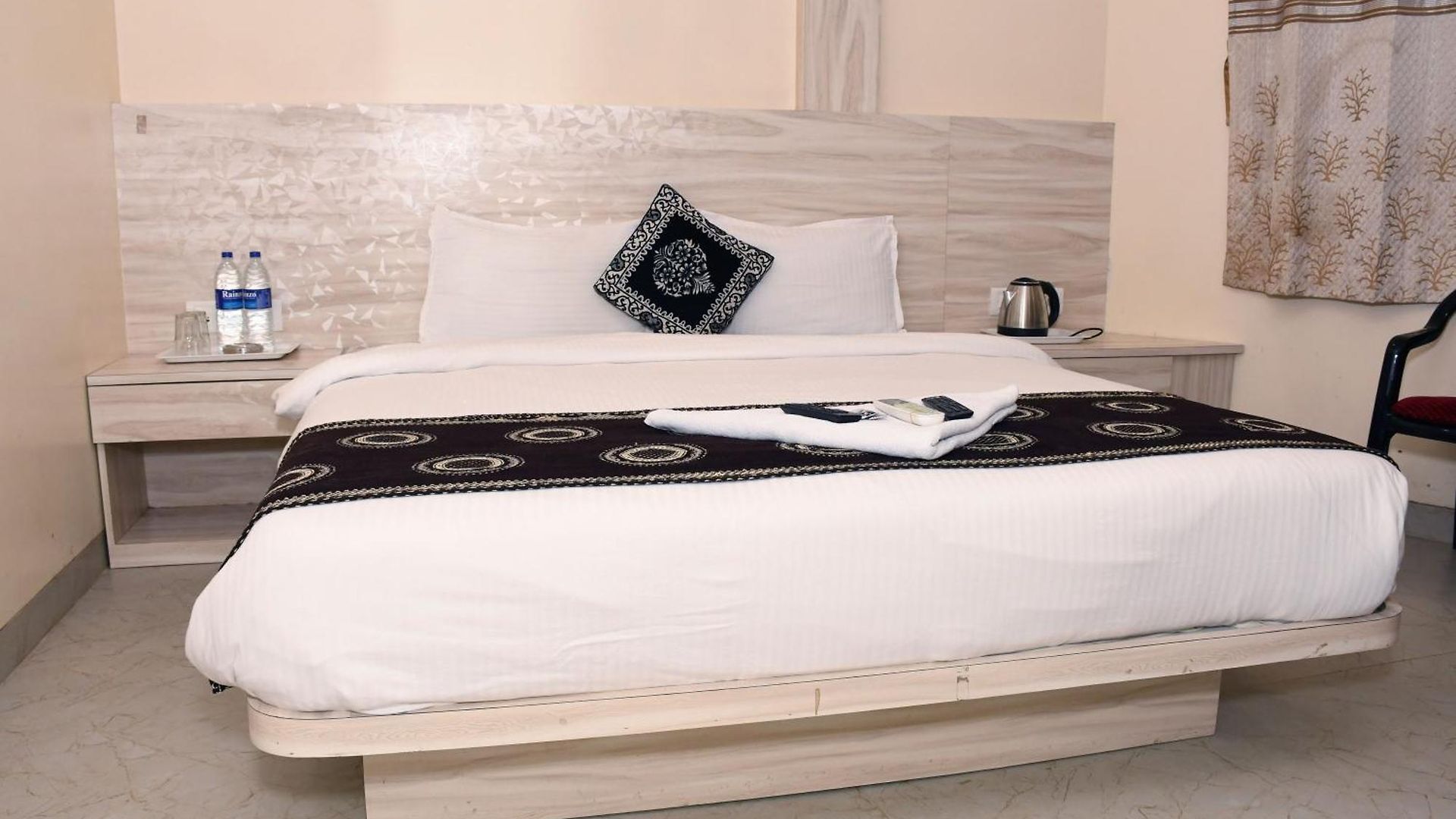 Kiwi International,hotel,mumbai Hotel
