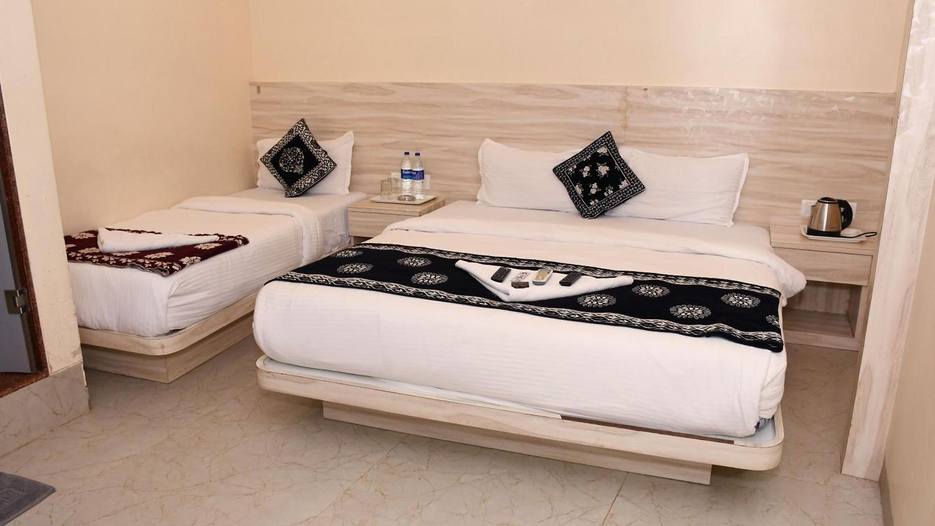 Hotel Kiwi International,hotel,mumbai Mumbai