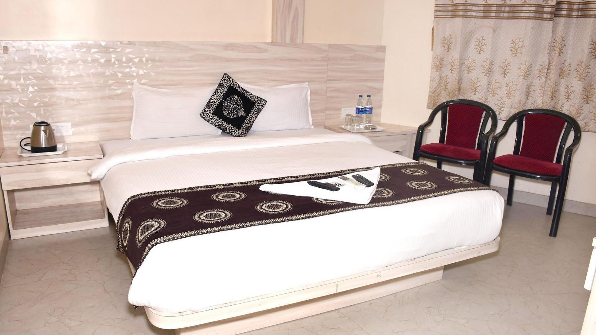 Kiwi International,hotel,mumbai 3*