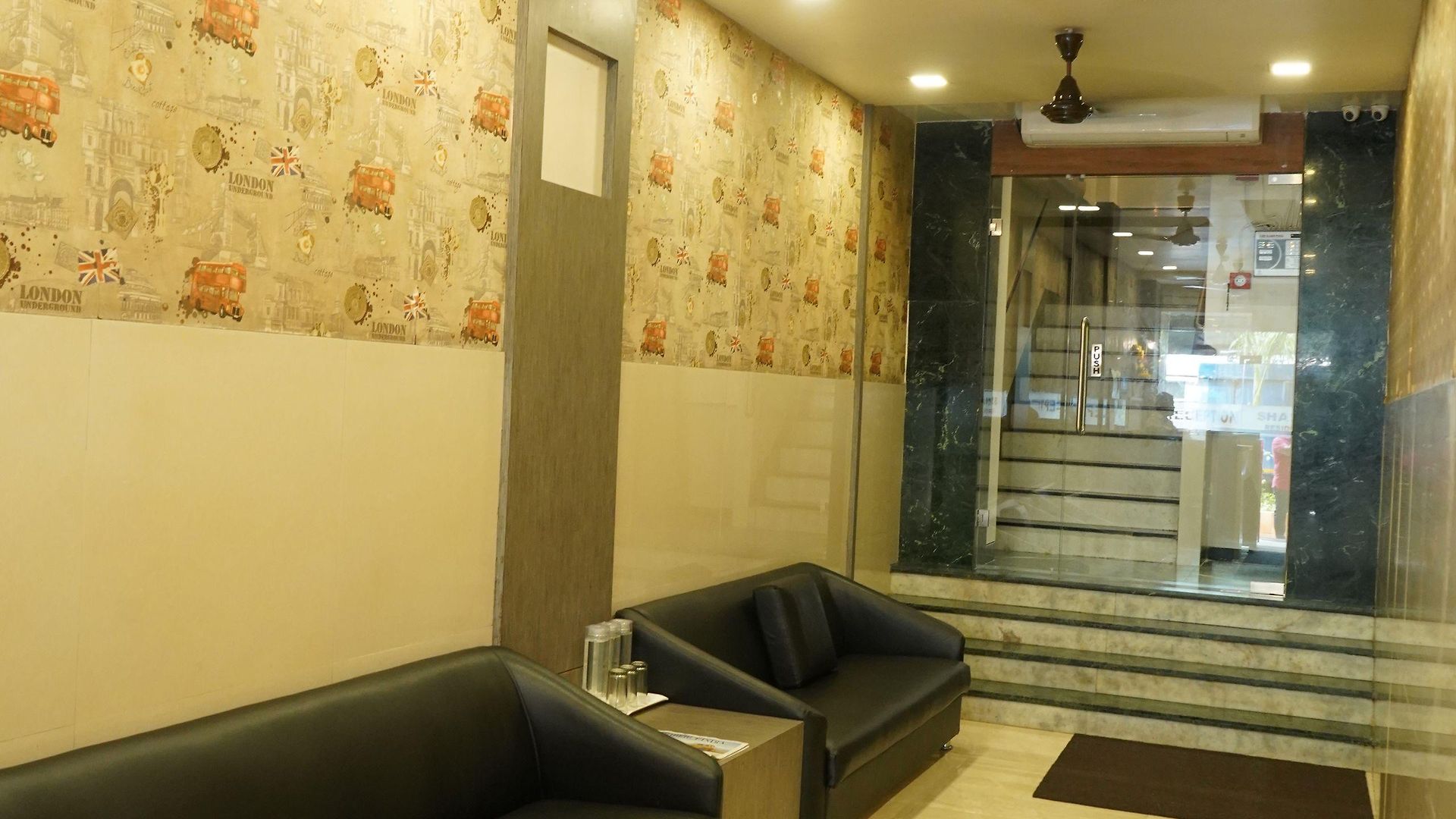 Hotel Sharda Residency *
