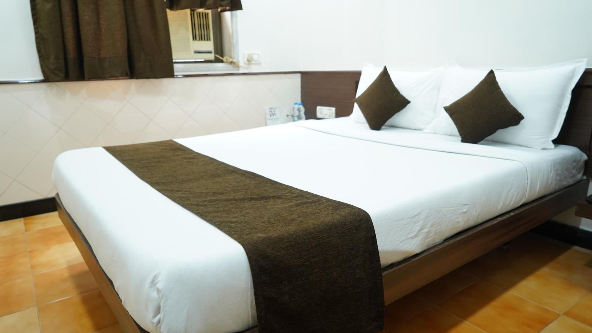 Hotel Sharda Residency