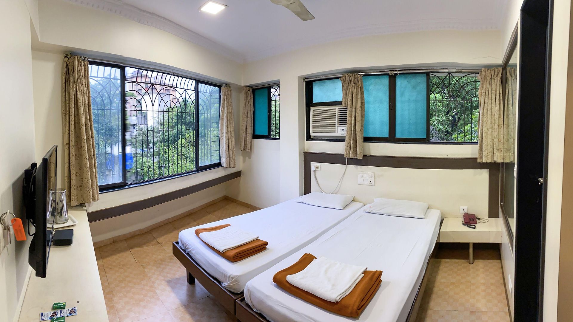 Hotel Shanti Palace