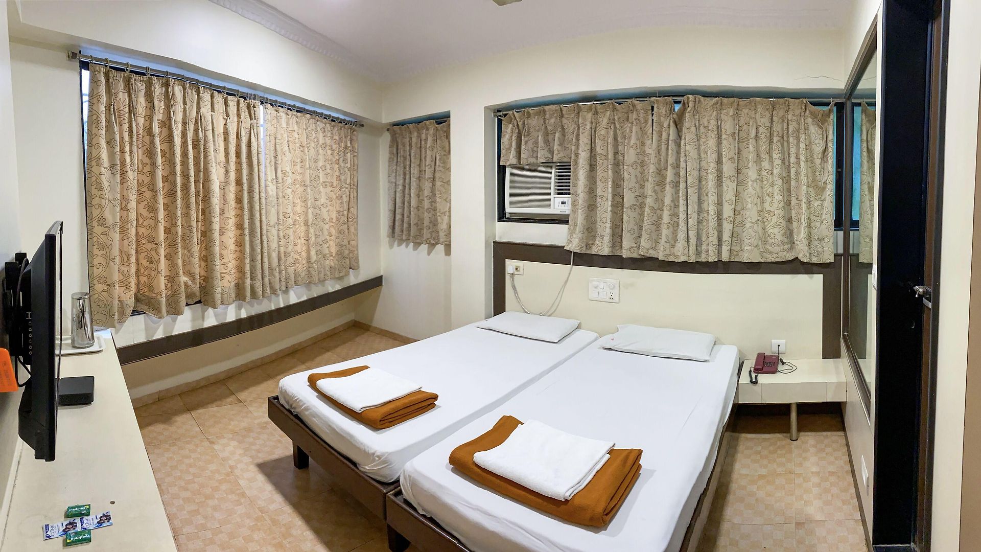 Shanti Palace Hotel