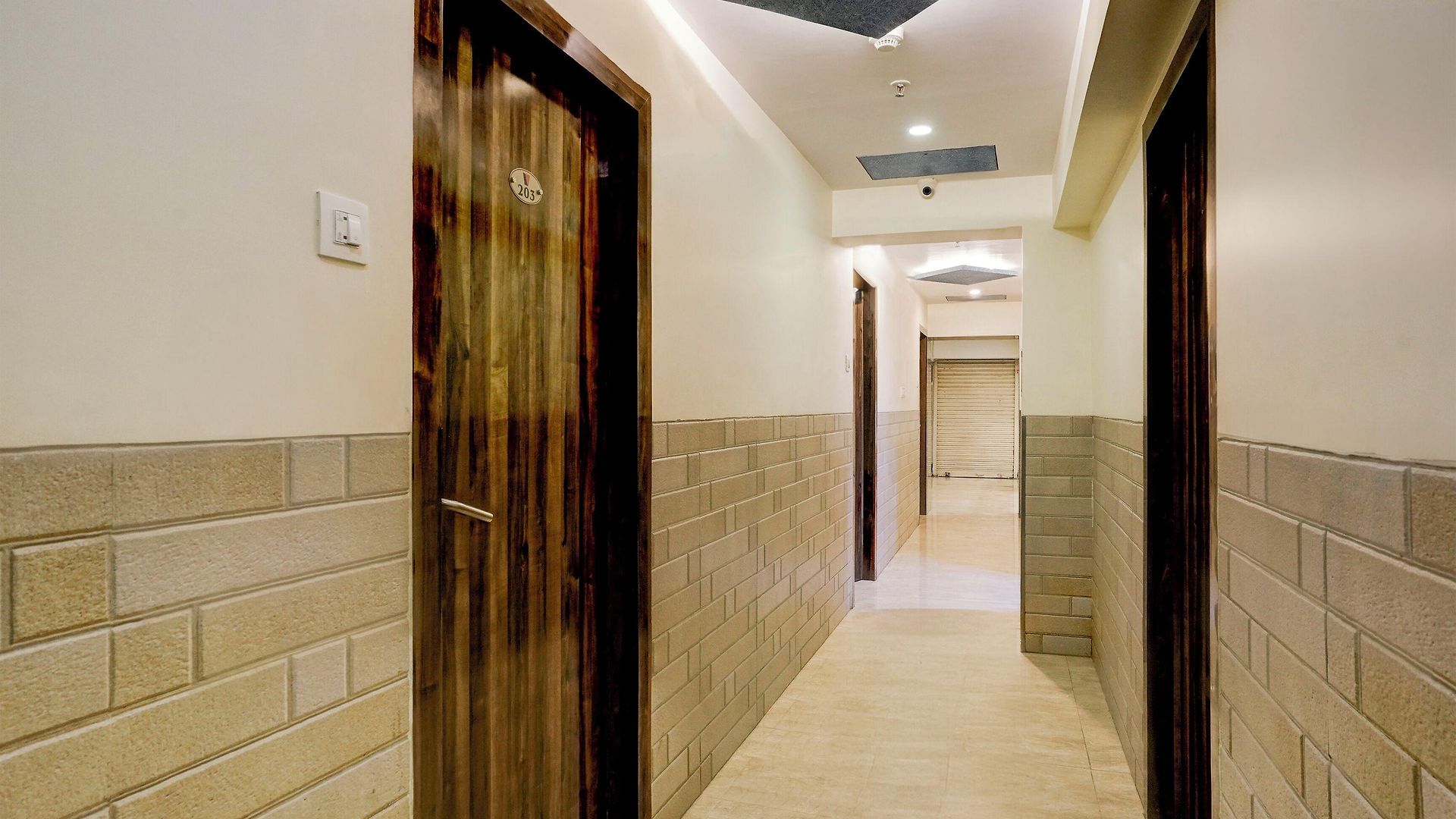 Fabhotel Veera Residency - Nr Airport 3*