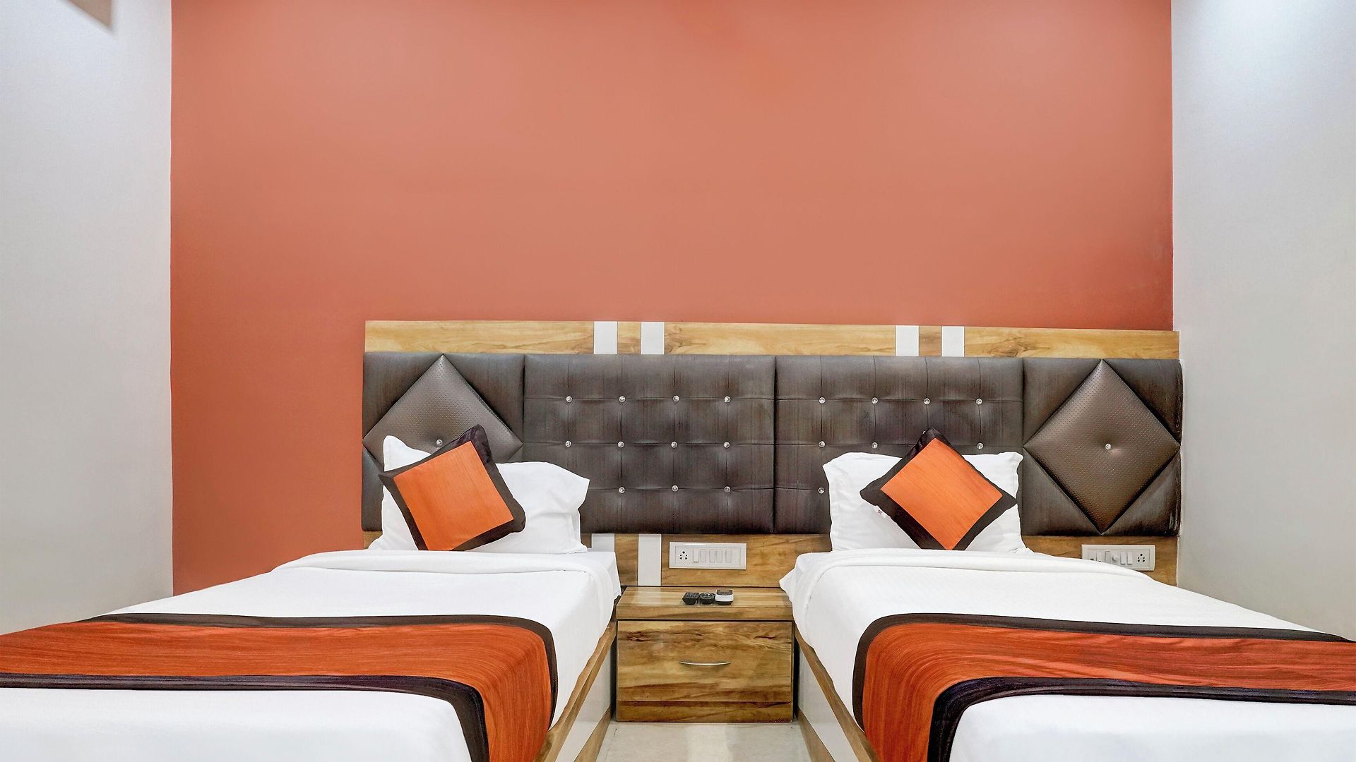 Fabhotel Veera Residency - Nr Airport Mumbai