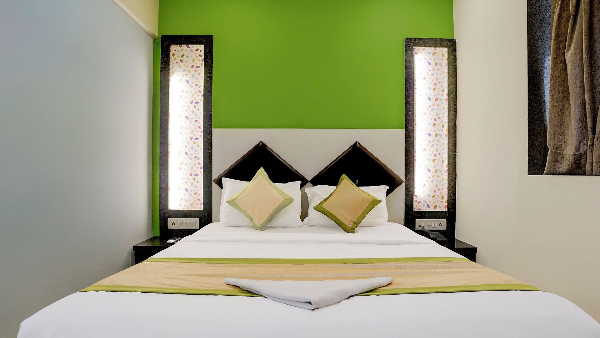 Fabhotel Veera Residency - Nr Airport