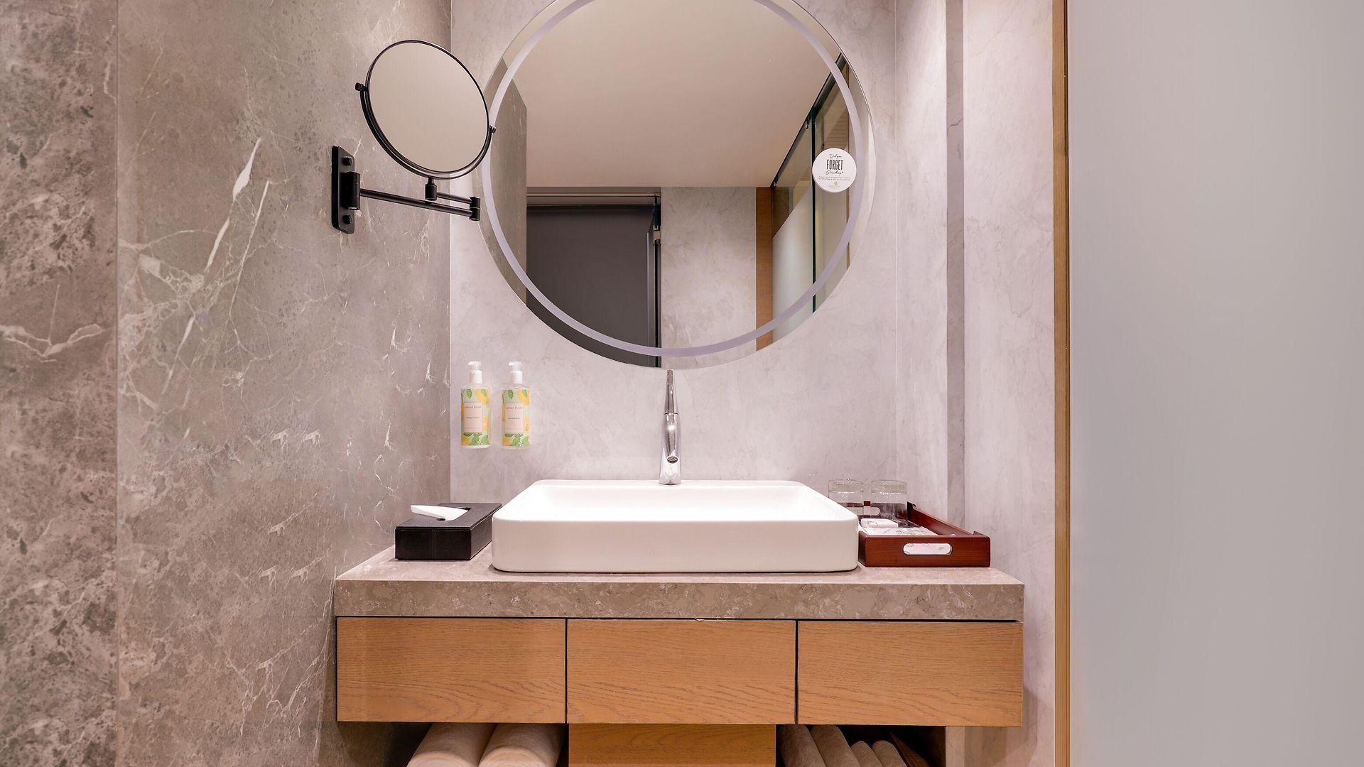Lemon Tree Premier, Malad, 4* Mumbai