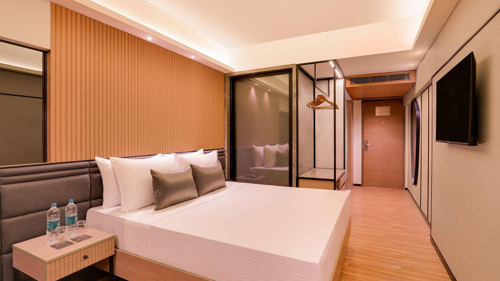 Hotel Lemon Tree Premier, Malad, 4*
