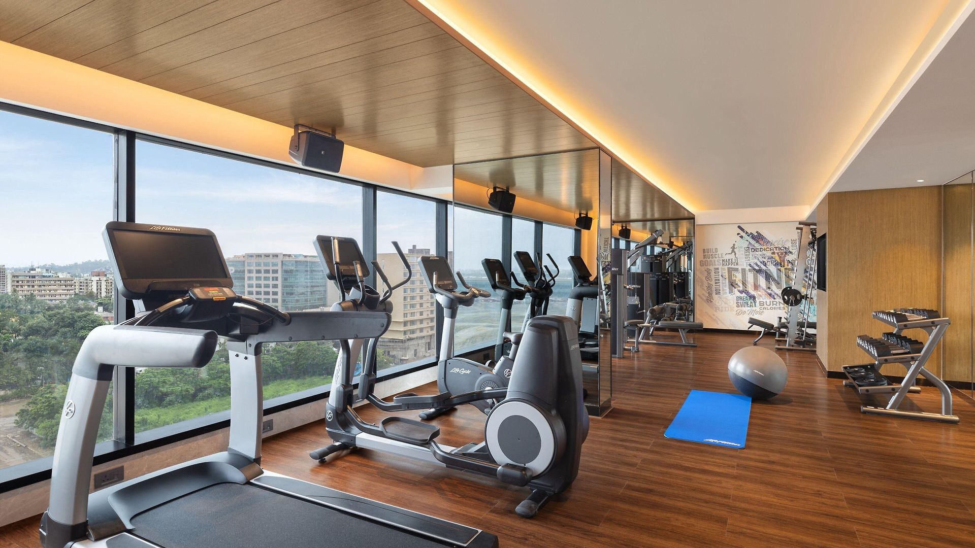 Fairfield By Marriott International Airport Hotel Mumbai