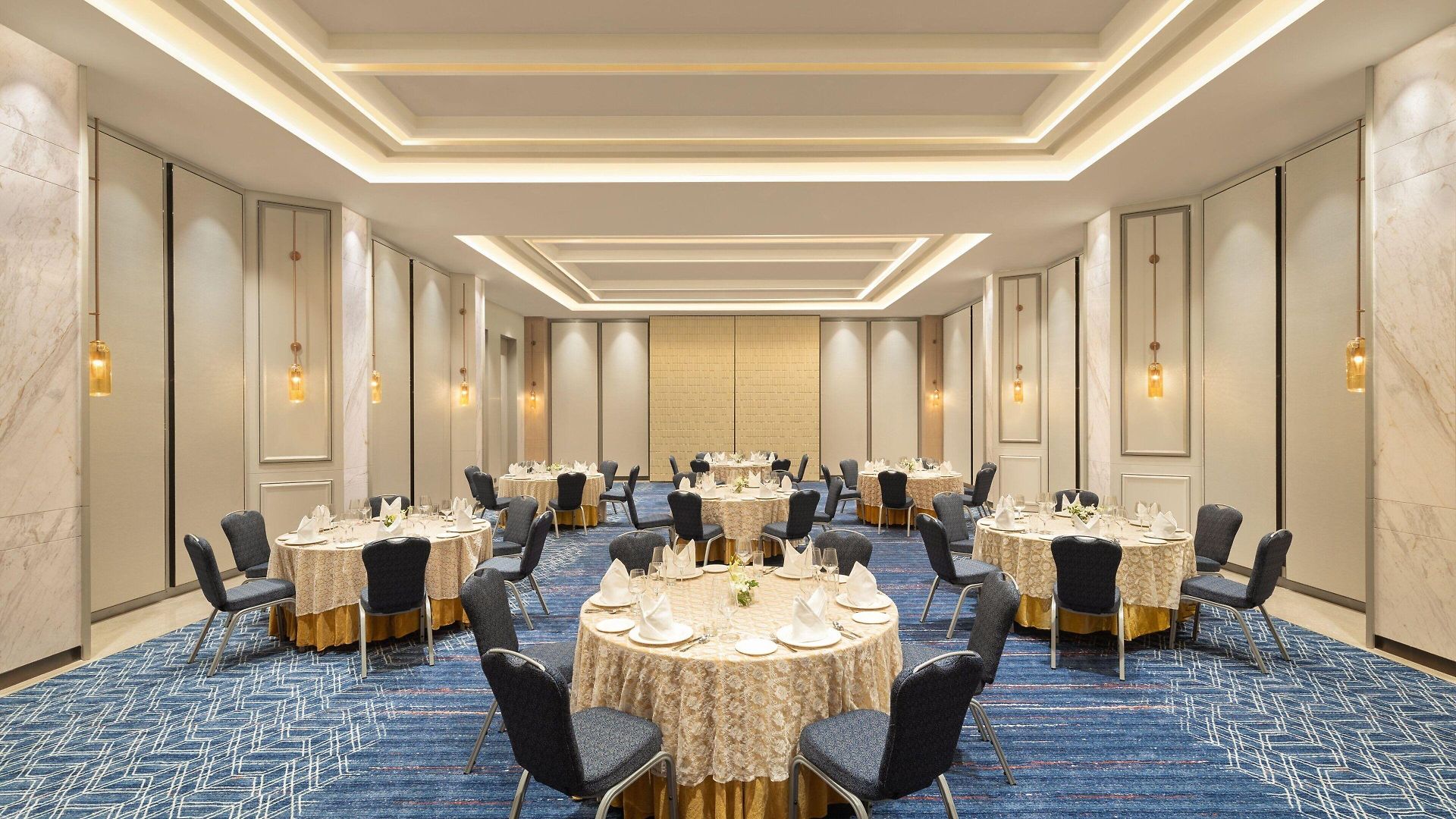 Fairfield By Marriott International Airport 4*