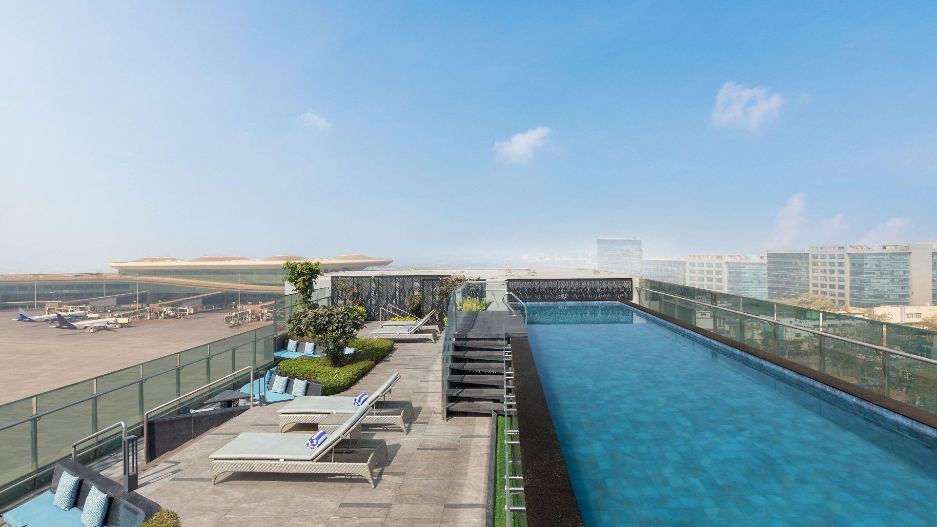 Fairfield By Marriott International Airport Hotel Mumbai