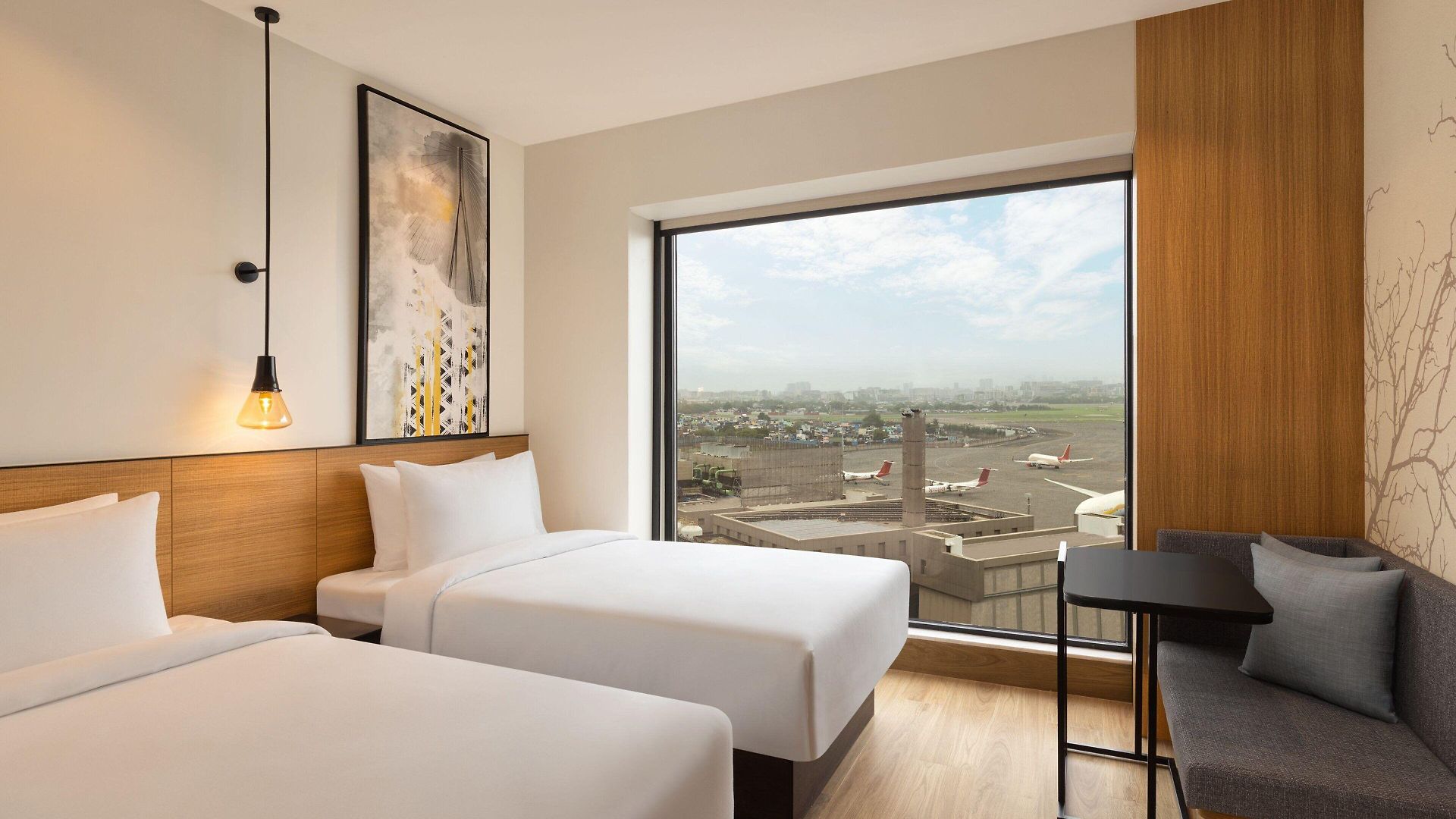 Fairfield By Marriott International Airport 4*