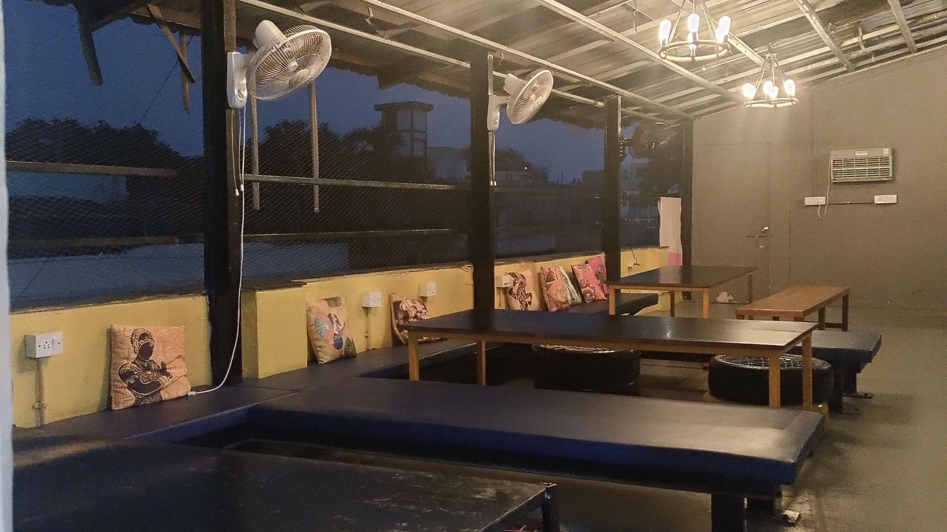Backpacker Cowies Hostel