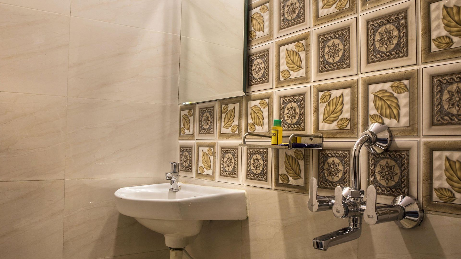 Hotel Fabhotel Embassy Grand Mumbai