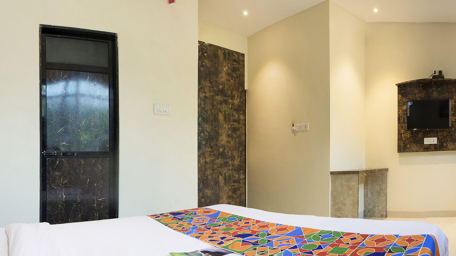 Fabhotel Embassy Grand Mumbai