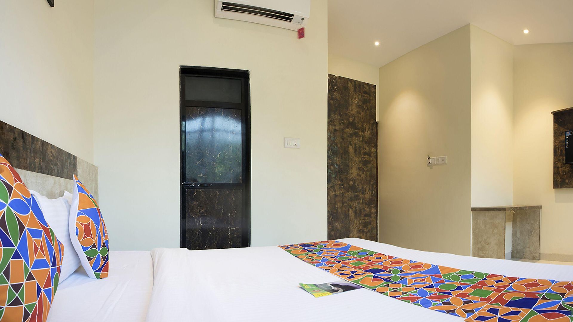 Fabhotel Embassy Grand