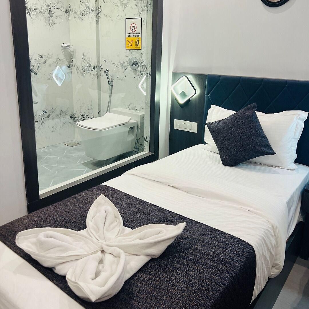 Hotel Larmont Luxury Mumbai