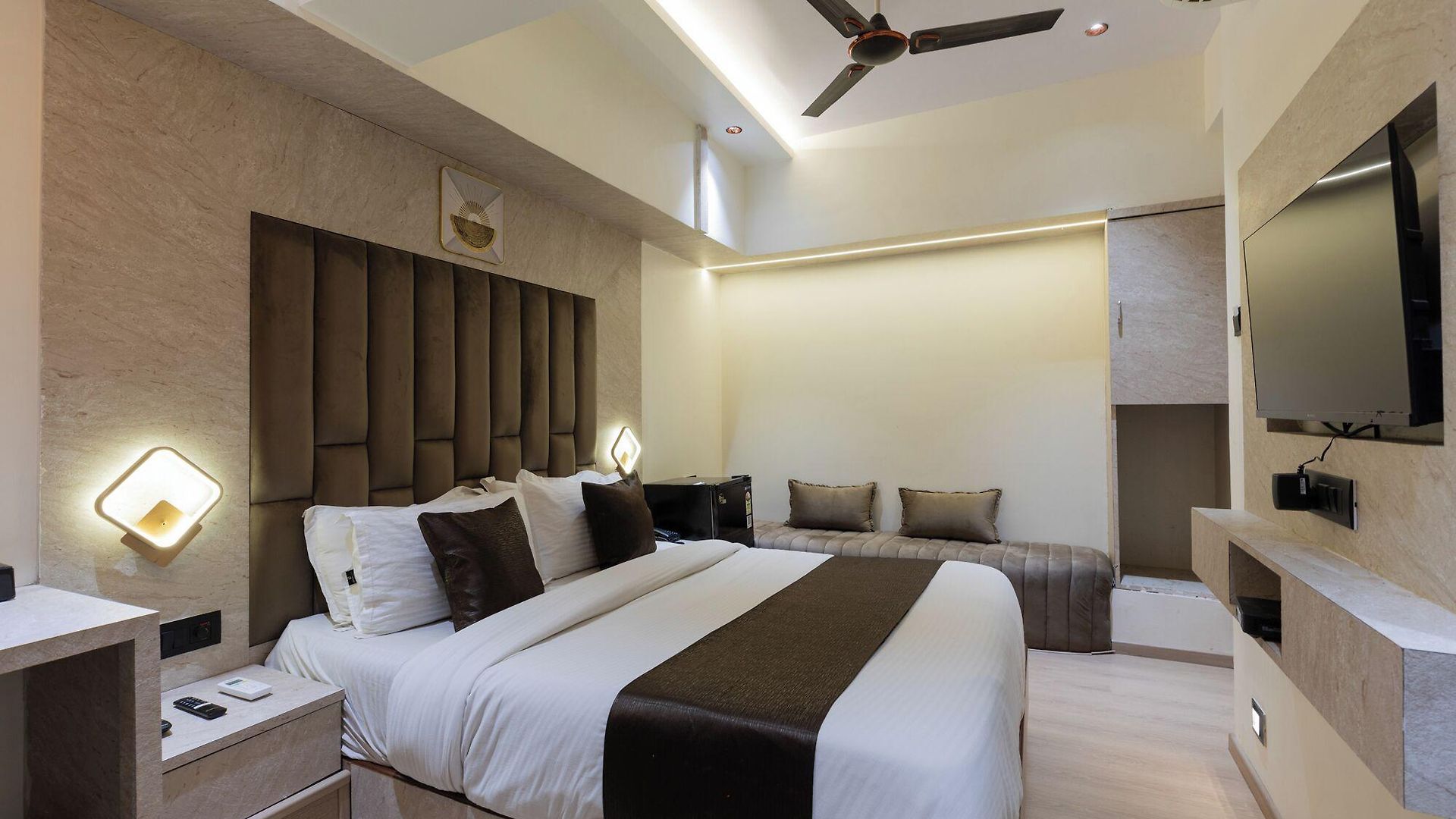 Hotel Larmont Luxury Mumbai