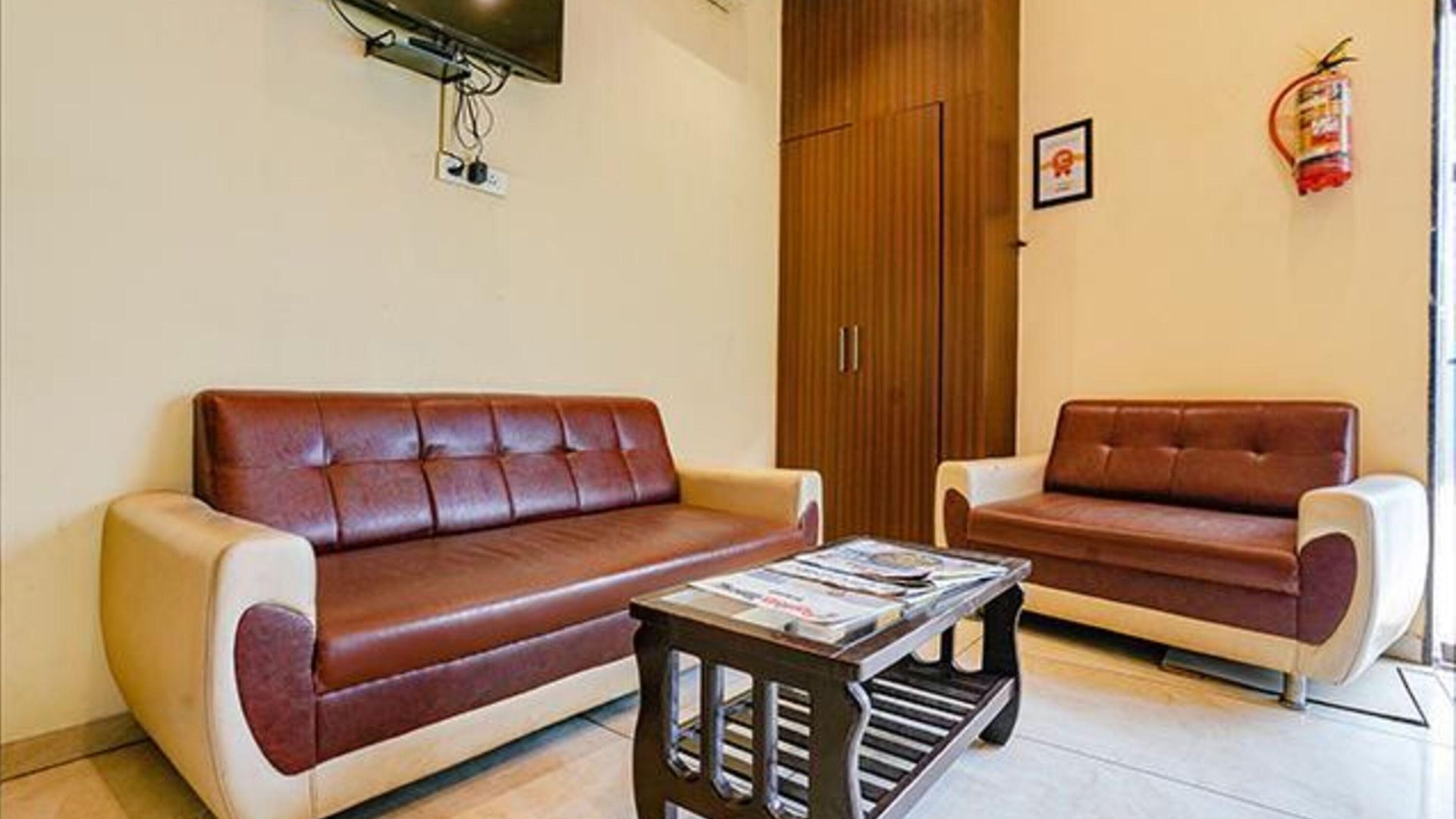 Hotel Fabexpress Emerald