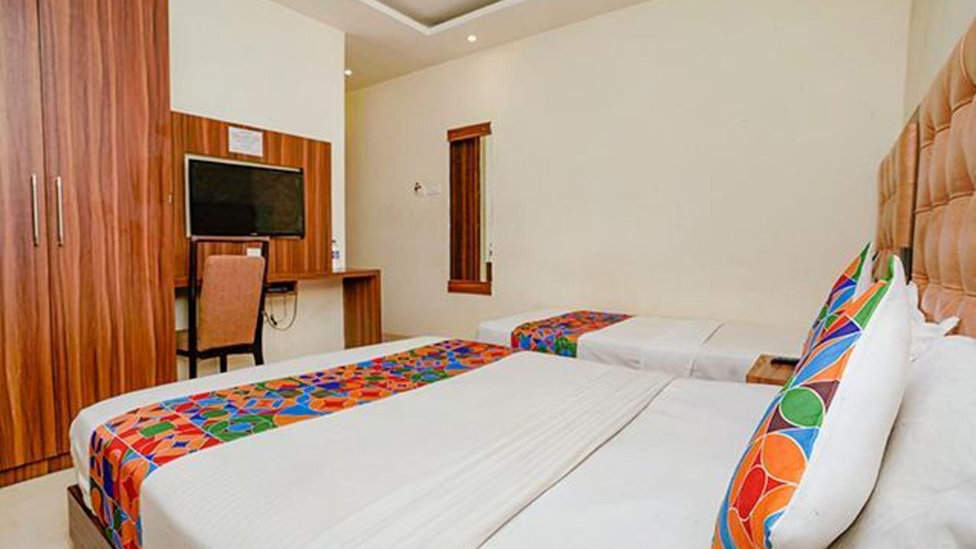 Hotel Fabexpress Emerald 3*