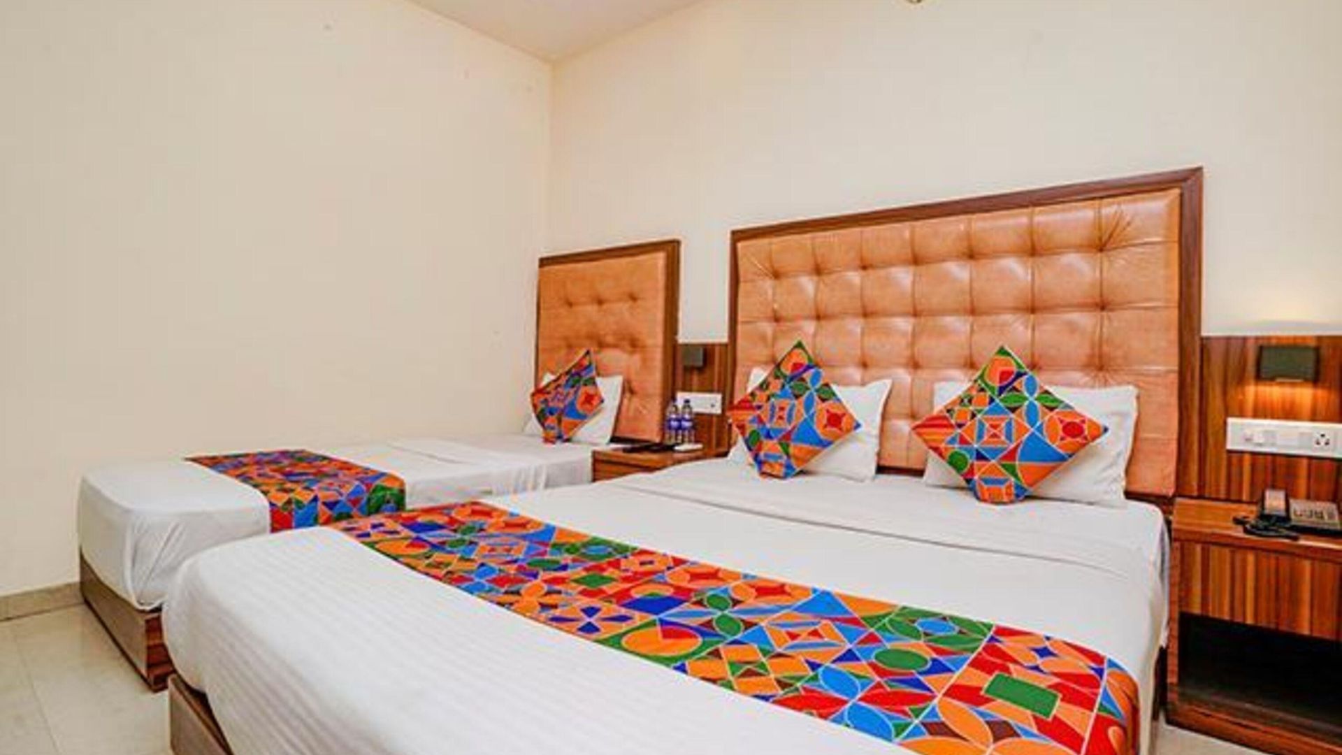 Hotel Fabexpress Emerald
