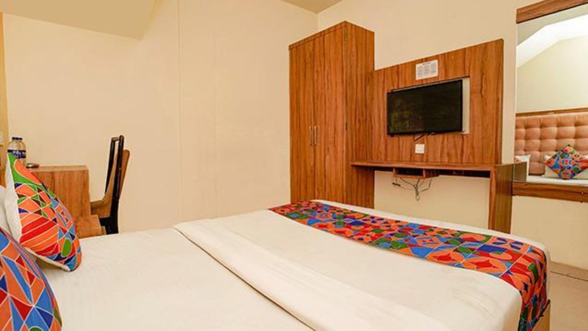 Hotel Fabexpress Emerald