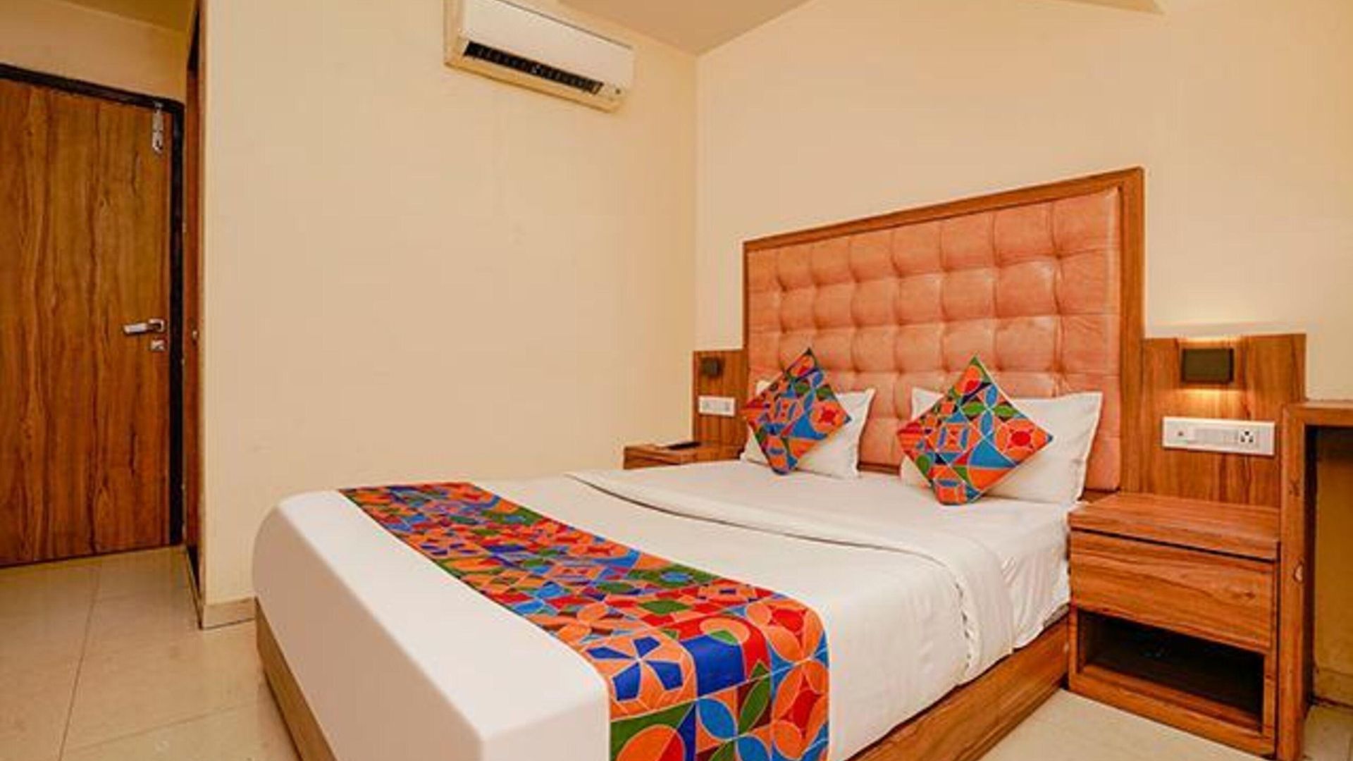 Fabexpress Emerald Hotel 3*