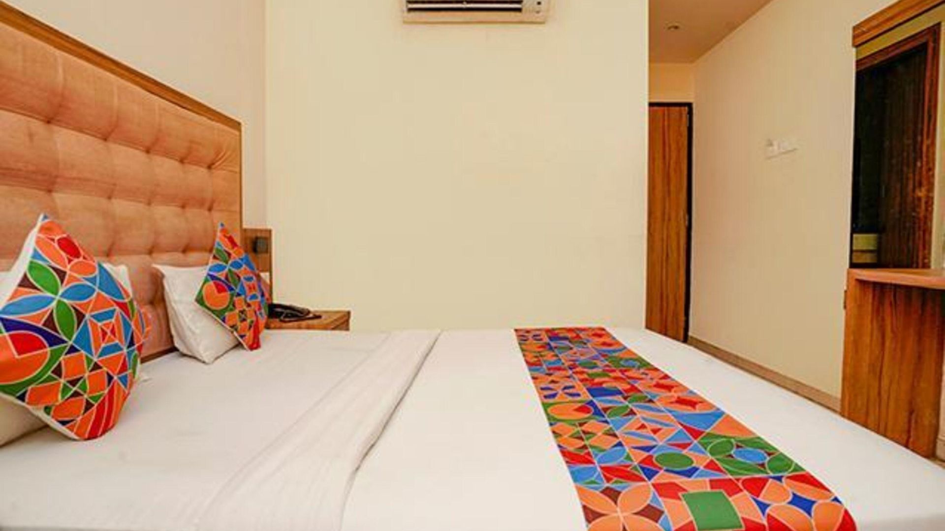 Hotel Fabexpress Emerald