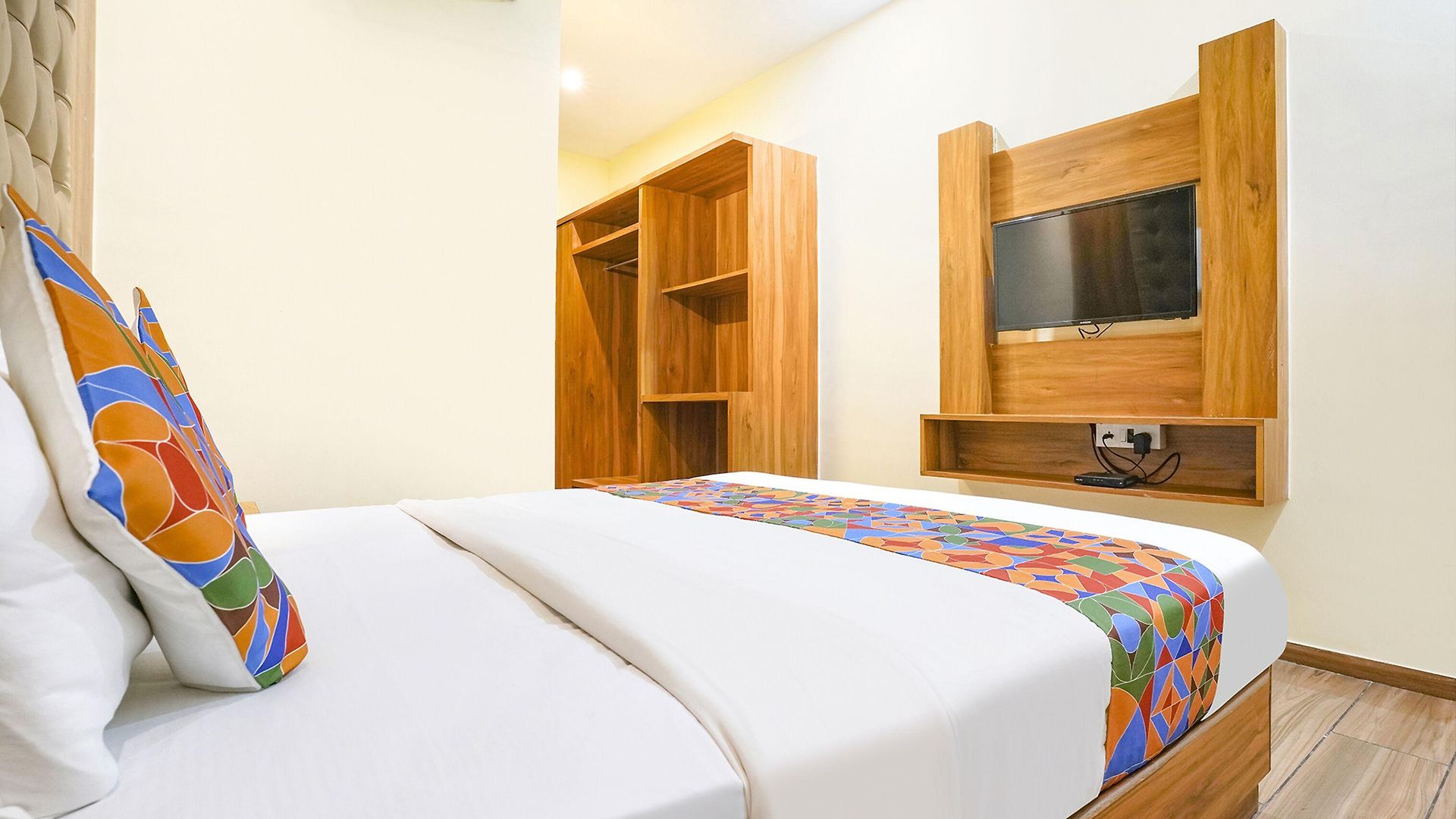 Fabhotel Cozy - Nr International Airport