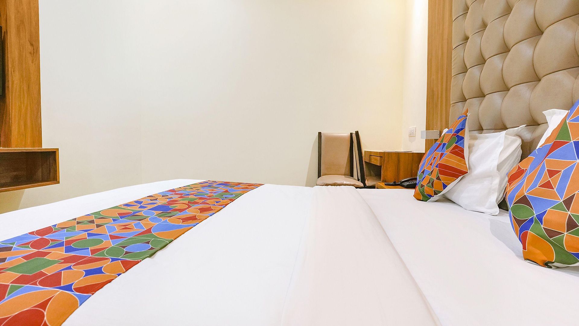 Fabhotel Cozy - Nr International Airport
