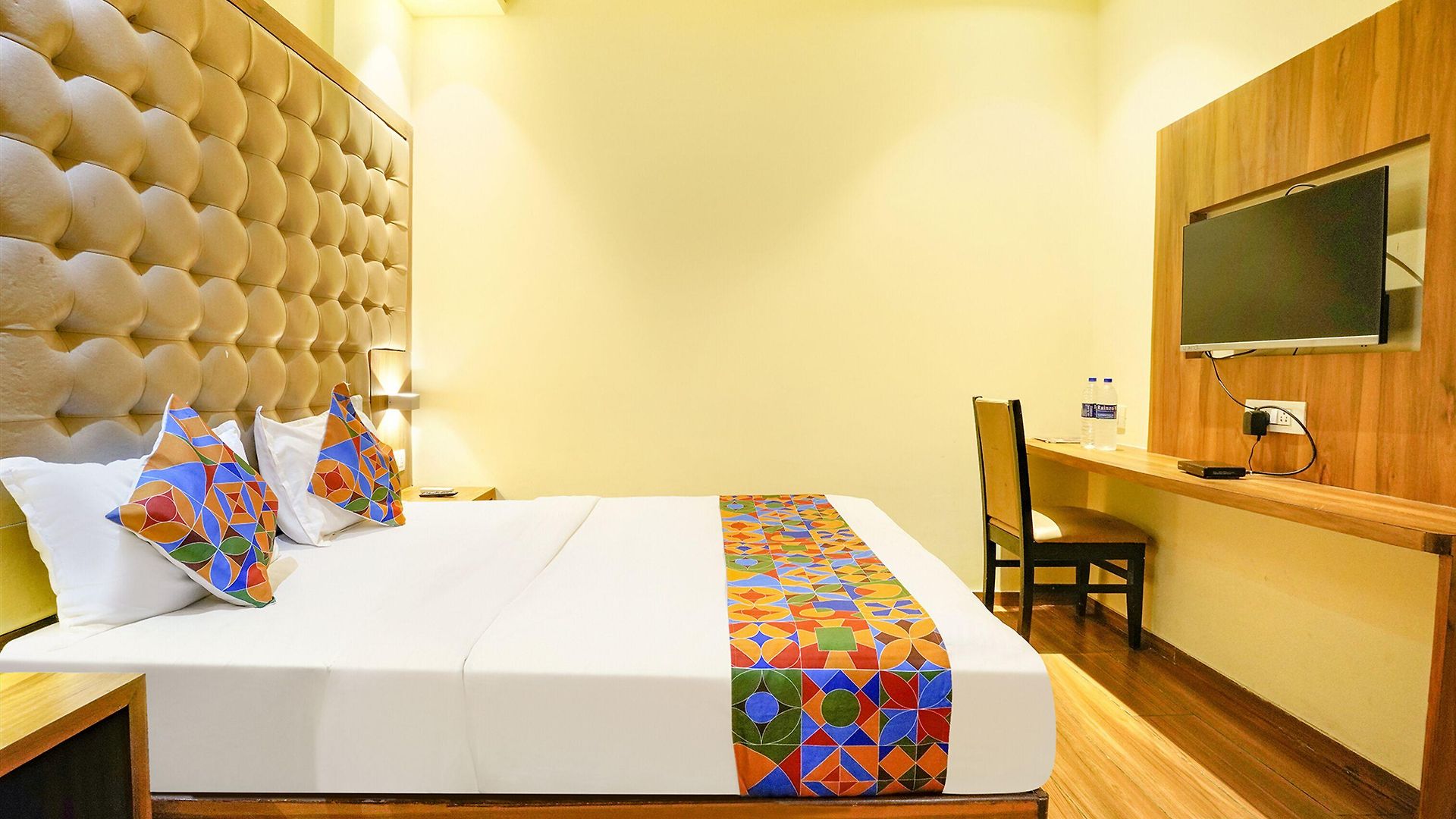 Fabhotel Cozy - Nr International Airport Mumbai