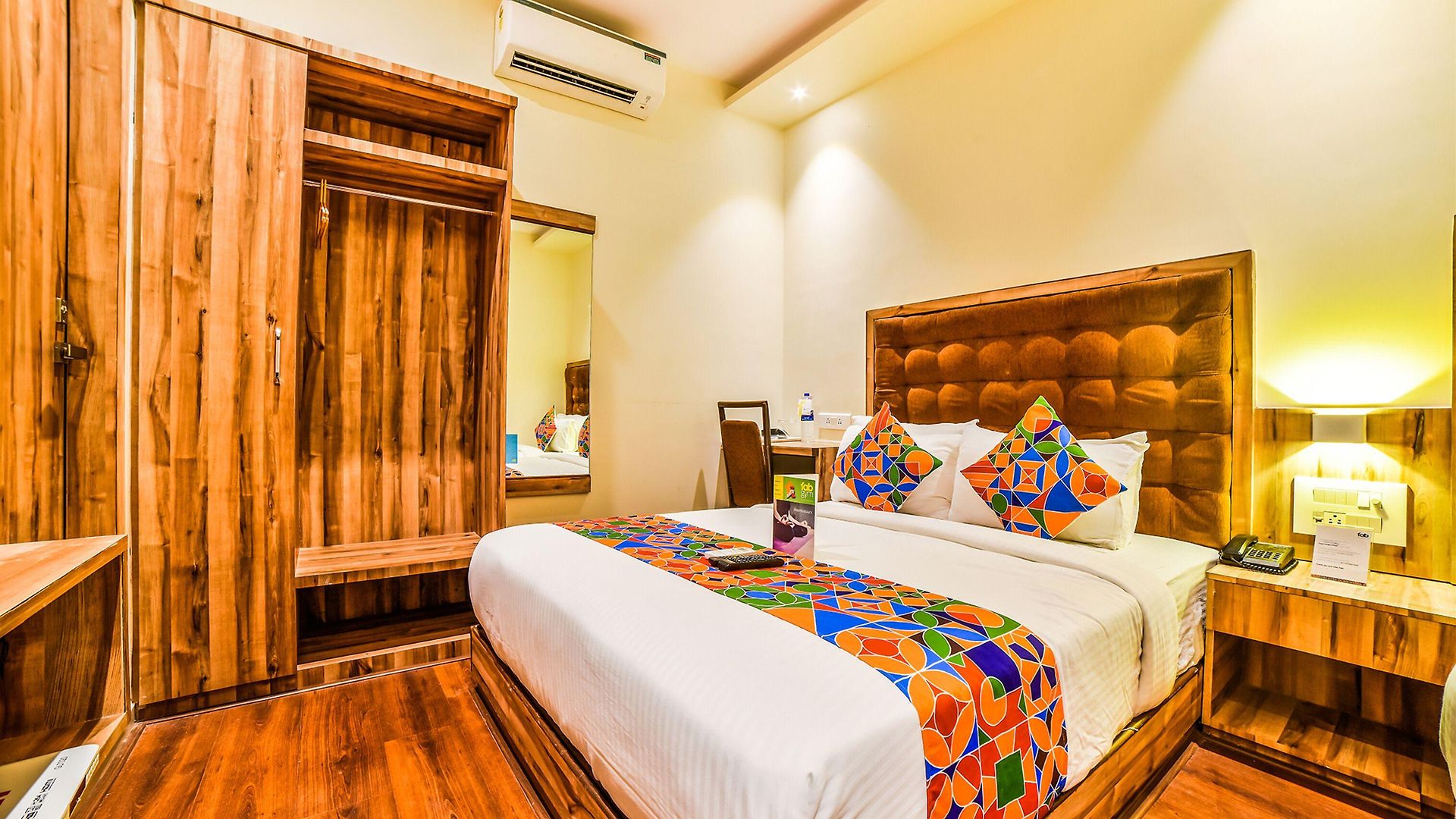Hotel Fabhotel Ascot International Ii