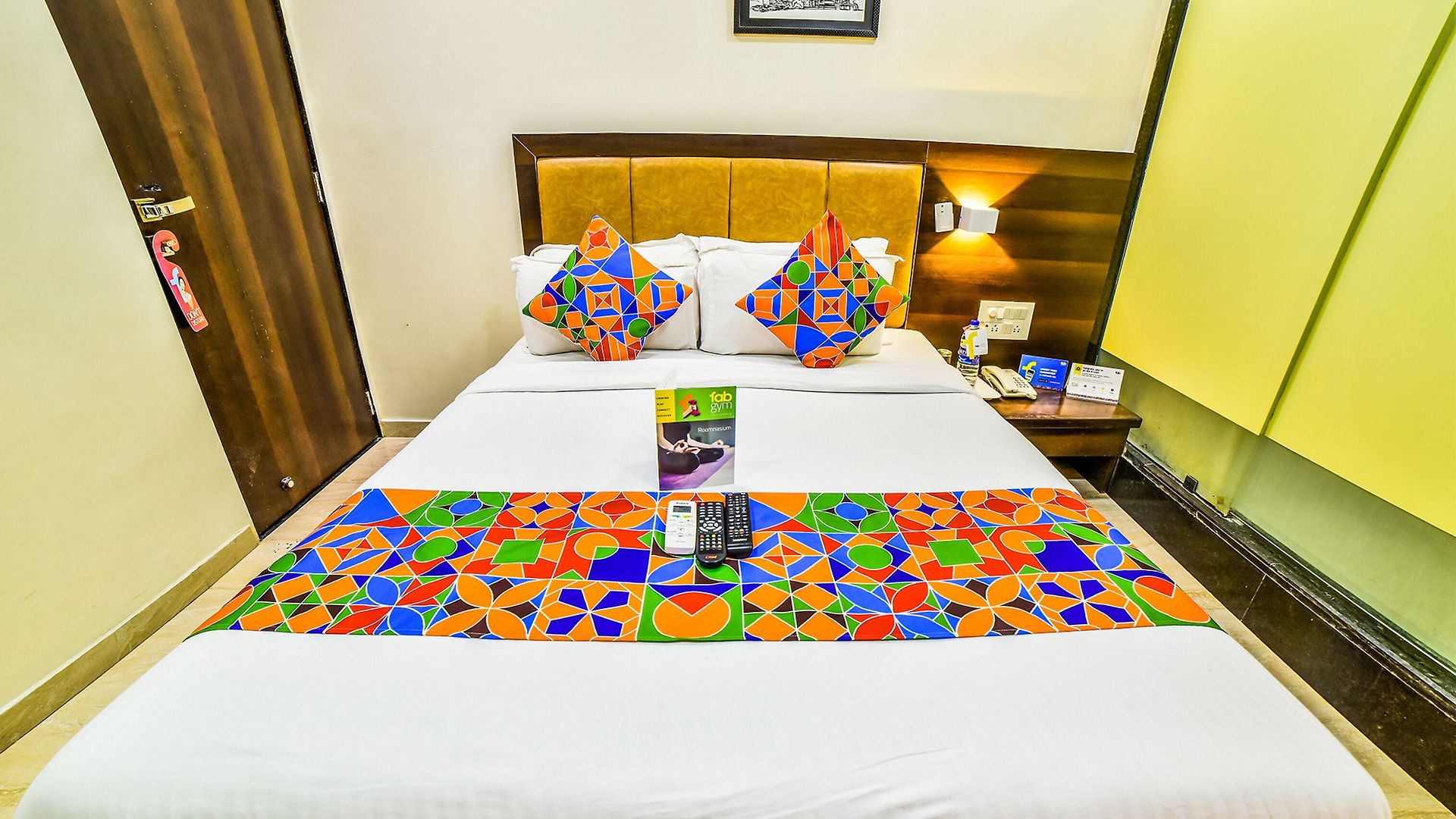 Hotel Fabhotel Ascot International Ii