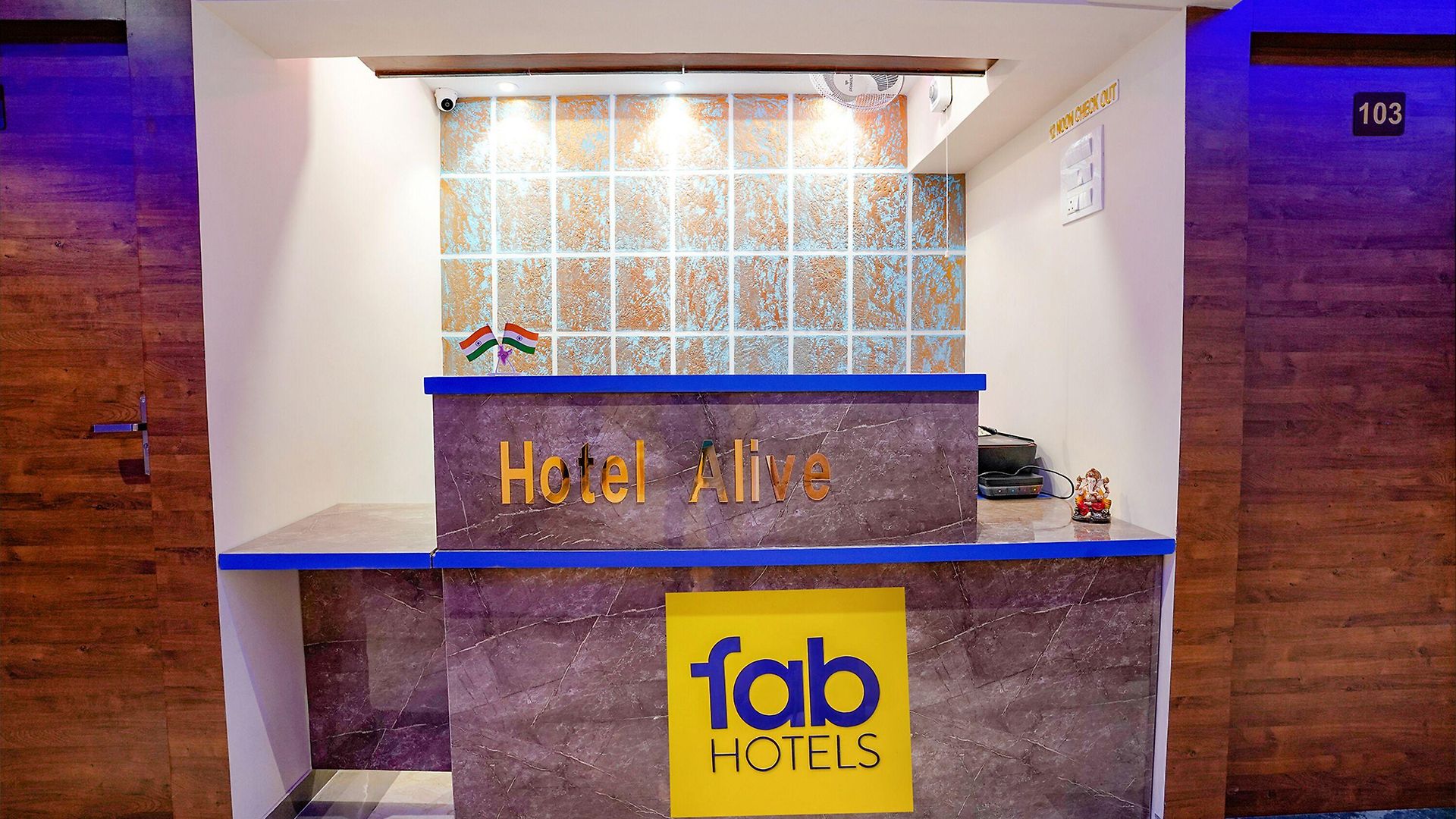 Fabexpress Alive - Nr Juhu Hotel 3*