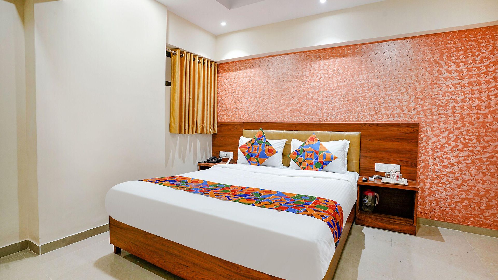Fabexpress Alive - Nr Juhu Hotel 3*