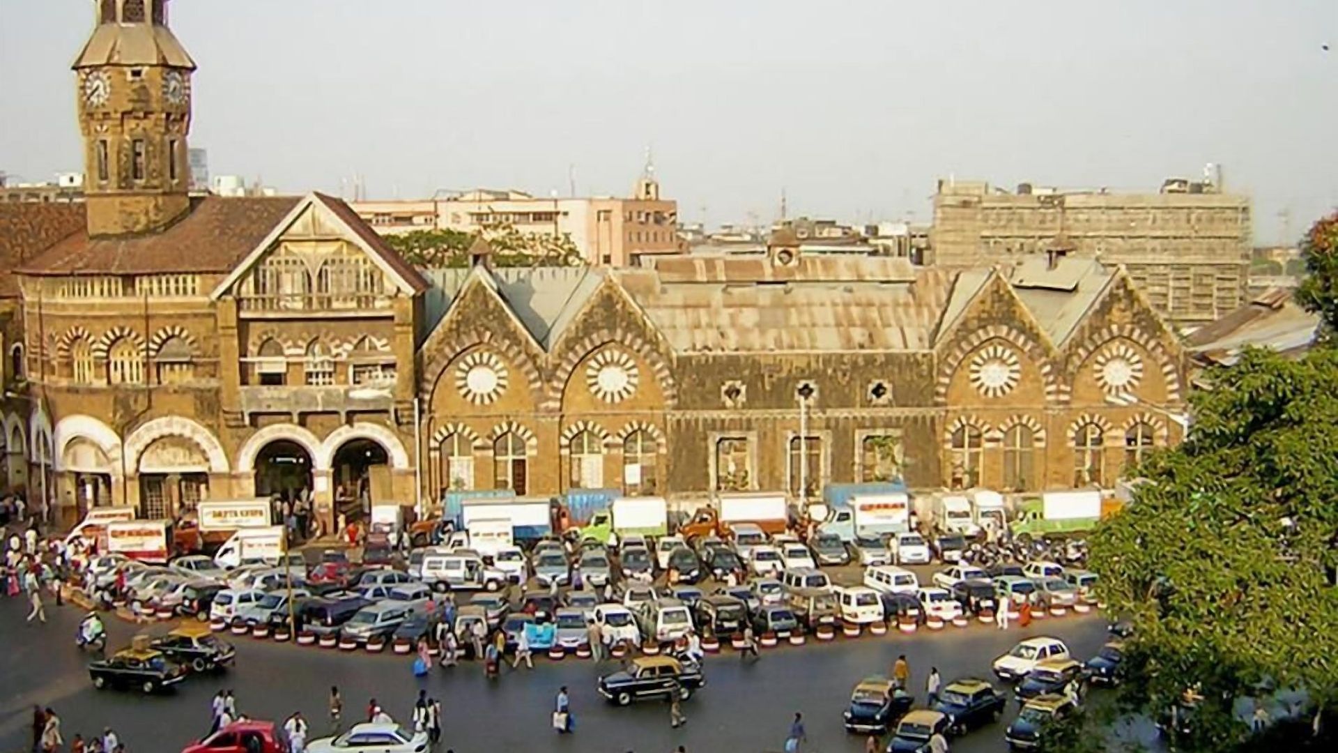 Aman Near Cst Hotel