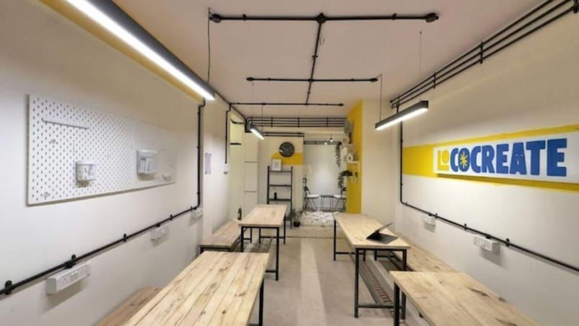 Hostel Locomo Hostel Express - Stay Work Eat Mumbai