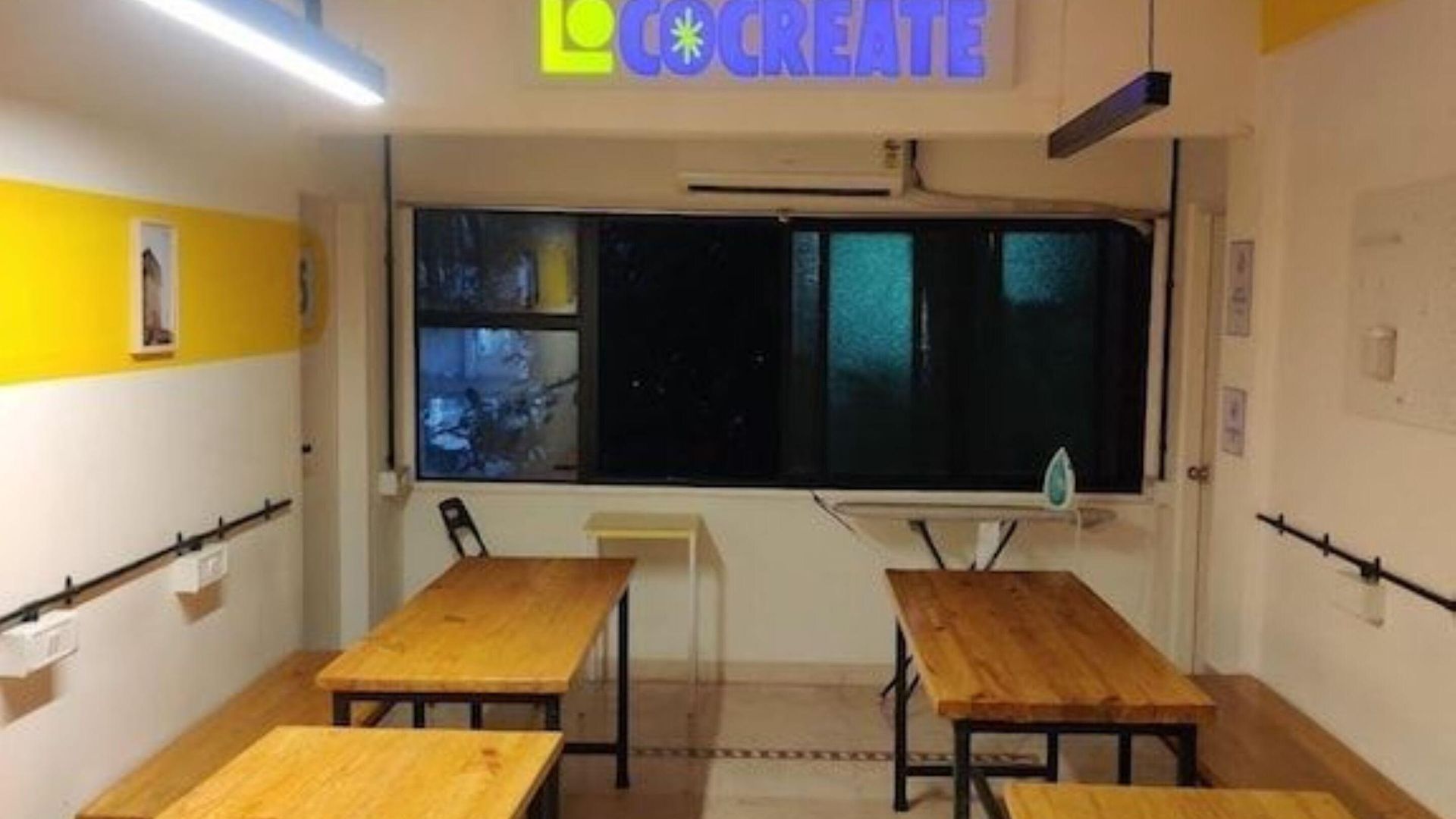 Hostel Locomo Hostel Express - Stay Work Eat *