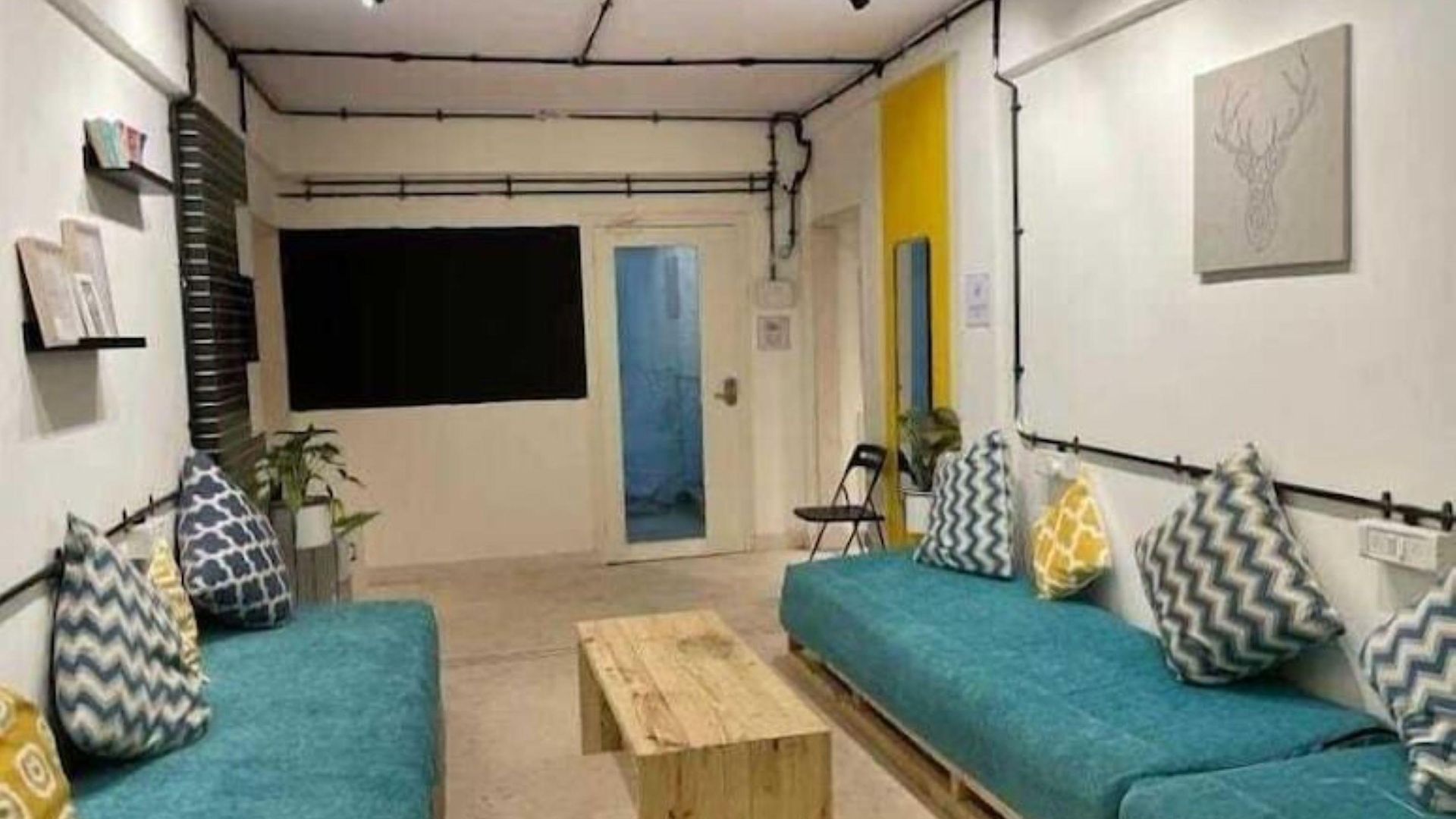Locomo Hostel Express - Stay Work Eat Hostel *