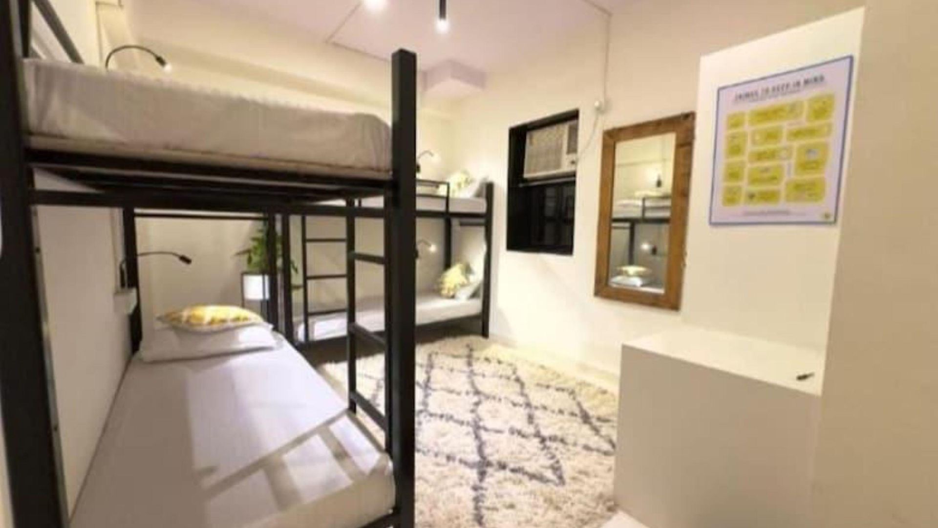 Hostel Locomo Hostel Express - Stay Work Eat Mumbai