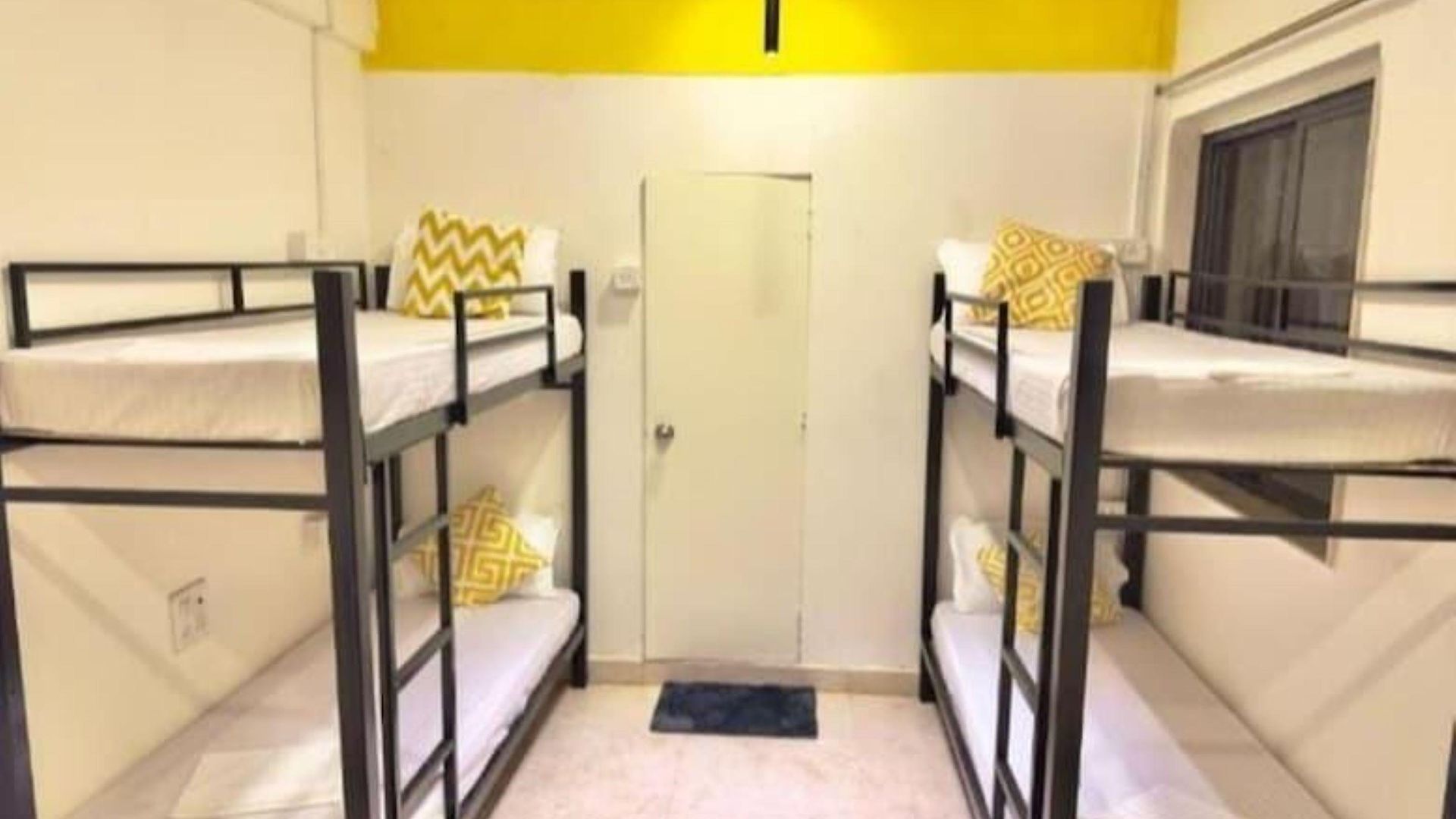 Locomo Hostel Express - Stay Work Eat Mumbai